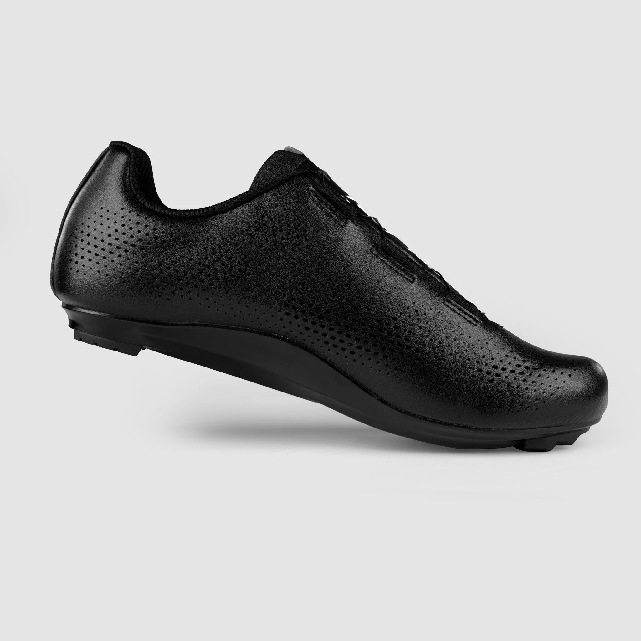 STRADA BOA® Black cycling shoes