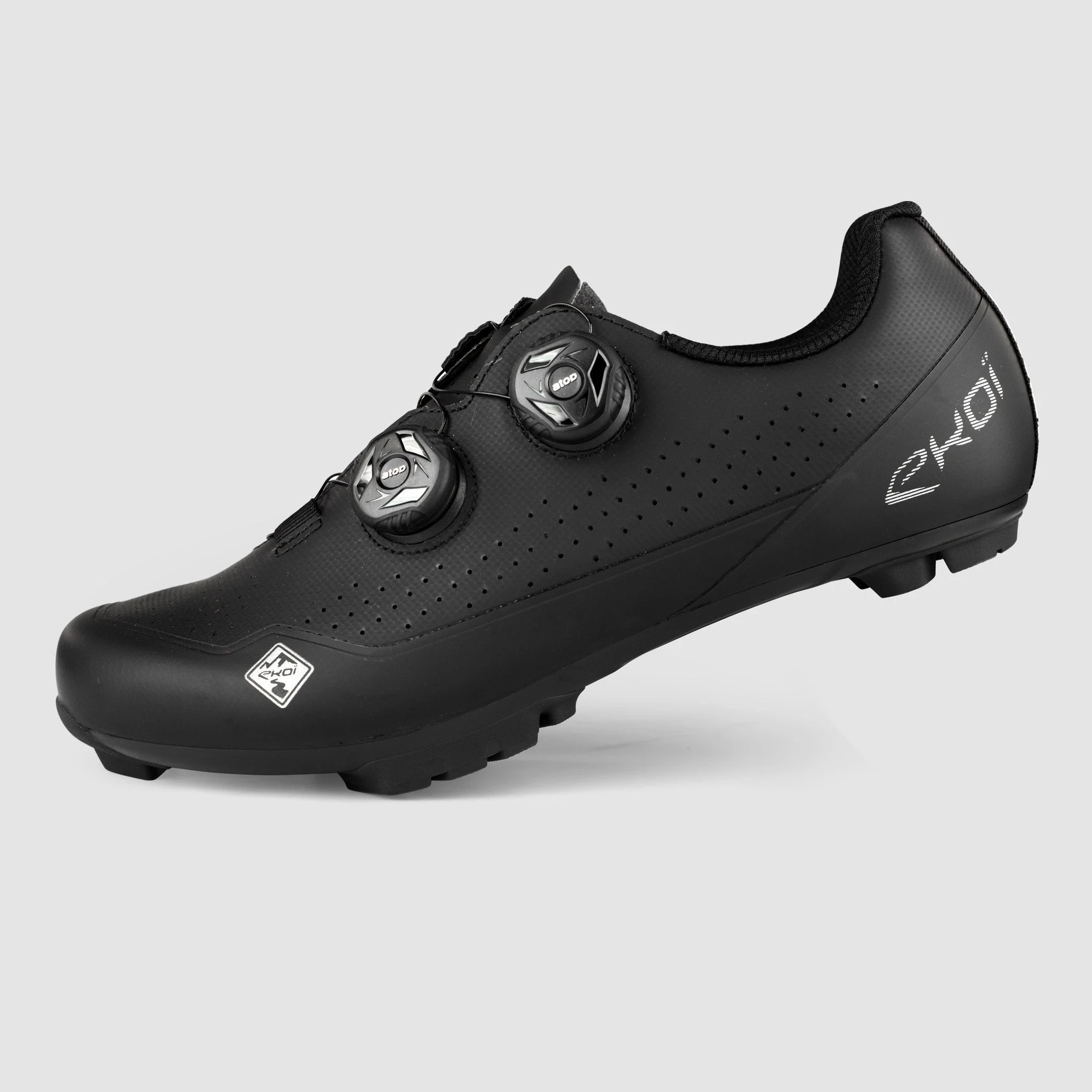Shoes XC R4 Black