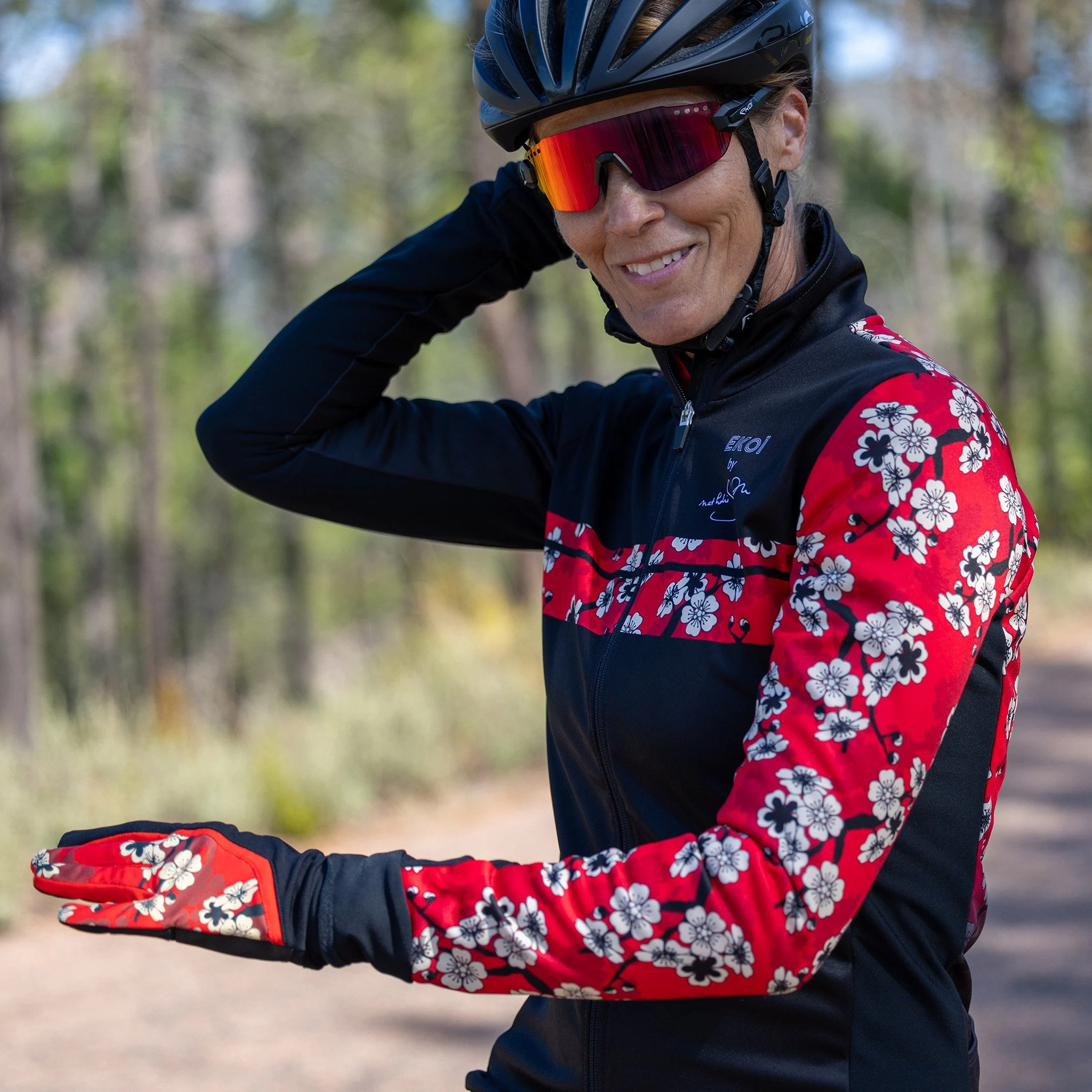 Nathalie Simon women's red thermal jacket by EKOÏ