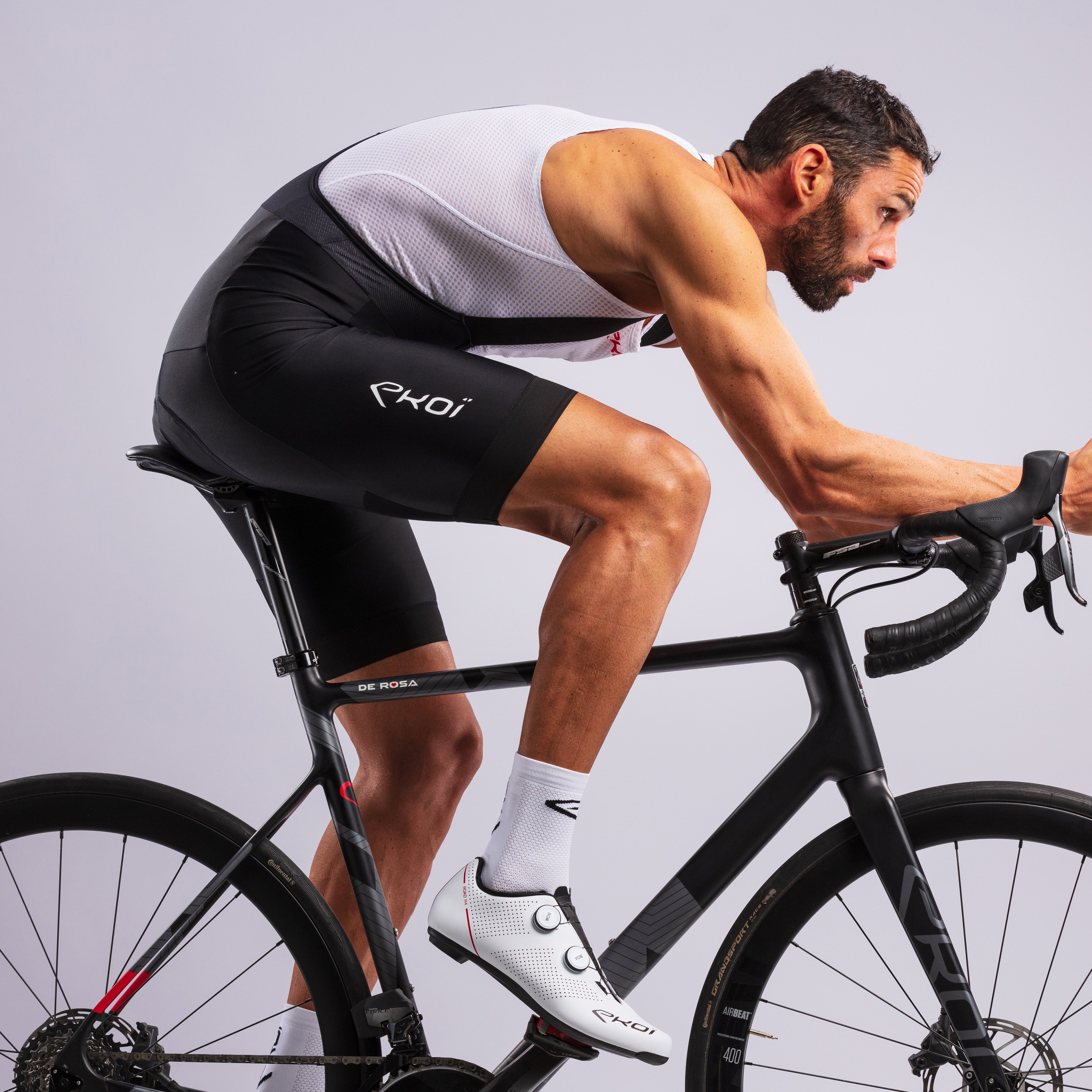 EKOÏ DIAMOND black jersey and black V-light bib shorts combo