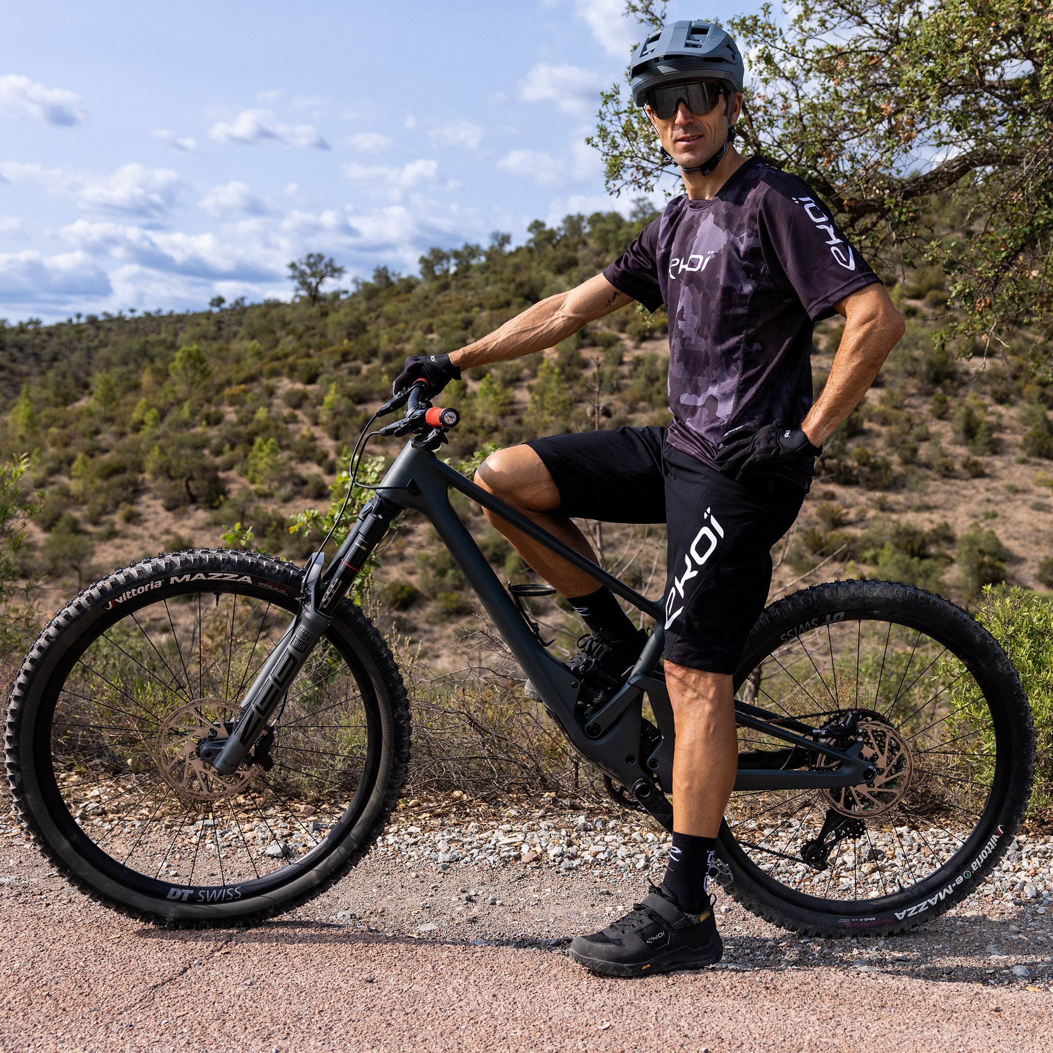 EKOI GE C4 cycling shoes