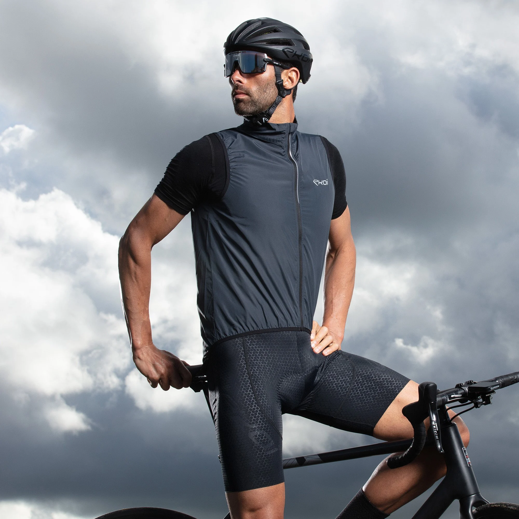 WINDPROOF VEST EKOI BLACK