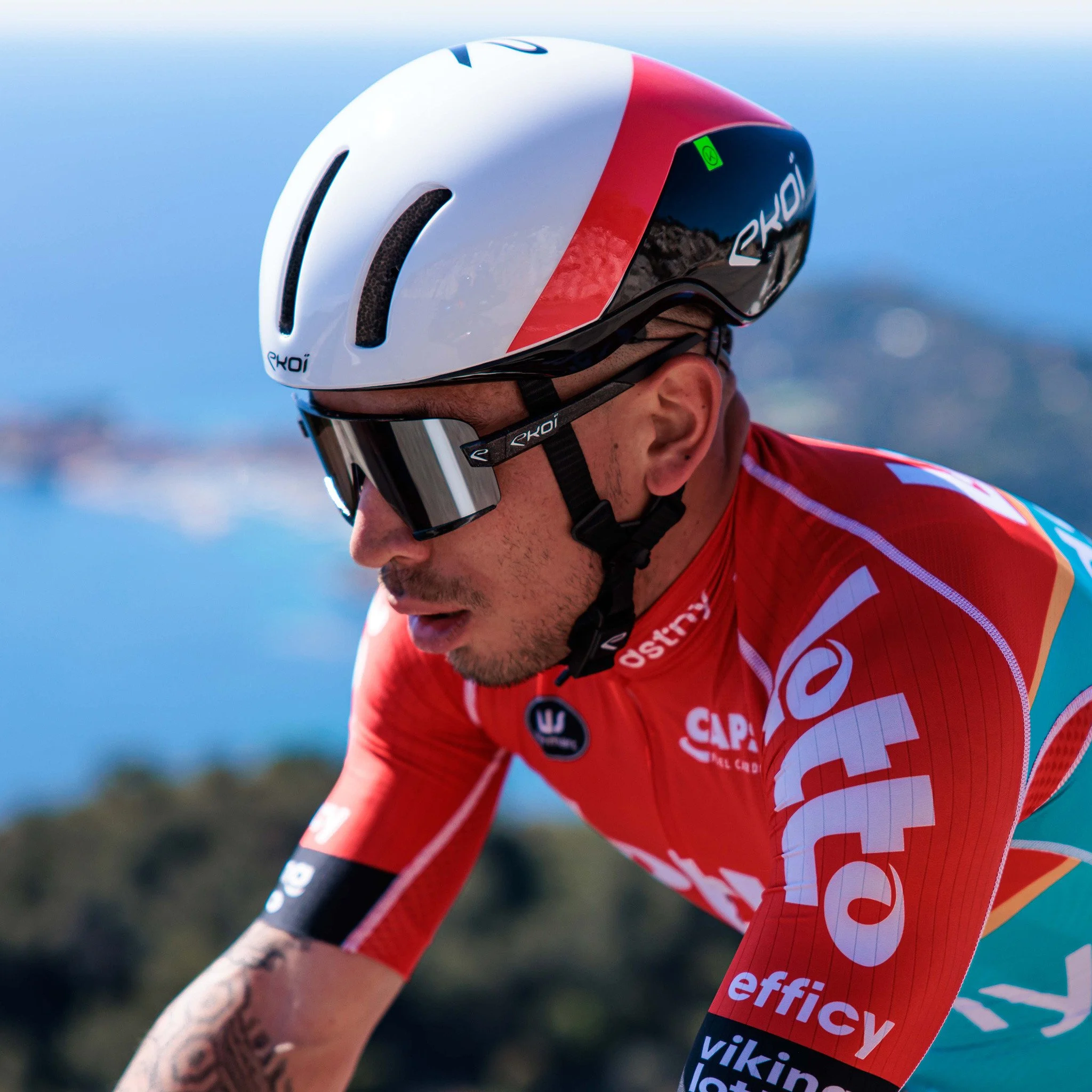 Helmet Aerodinamica by Pininfarina Black & red