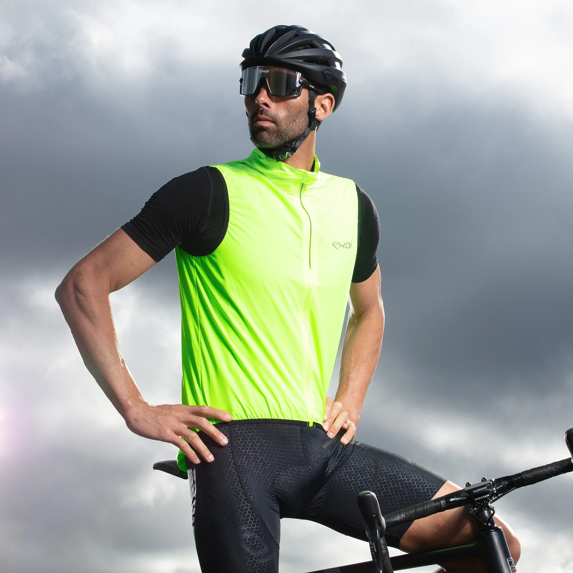 WINDPROOF VEST EKOI BLACK
