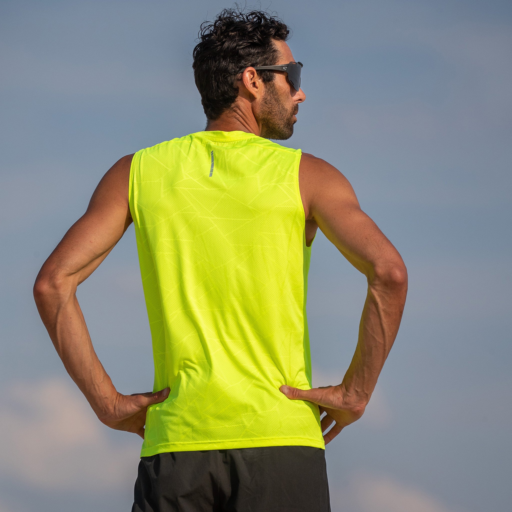 TEE SHIRT SLEEVELESS GRAPHIC TECH EKOI RUN NEON YELLOW