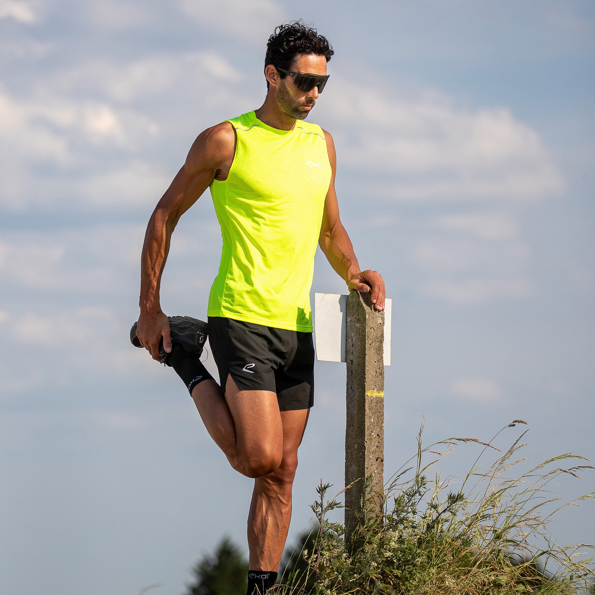 TEE SHIRT SLEEVELESS GRAPHIC TECH EKOI RUN NEON YELLOW