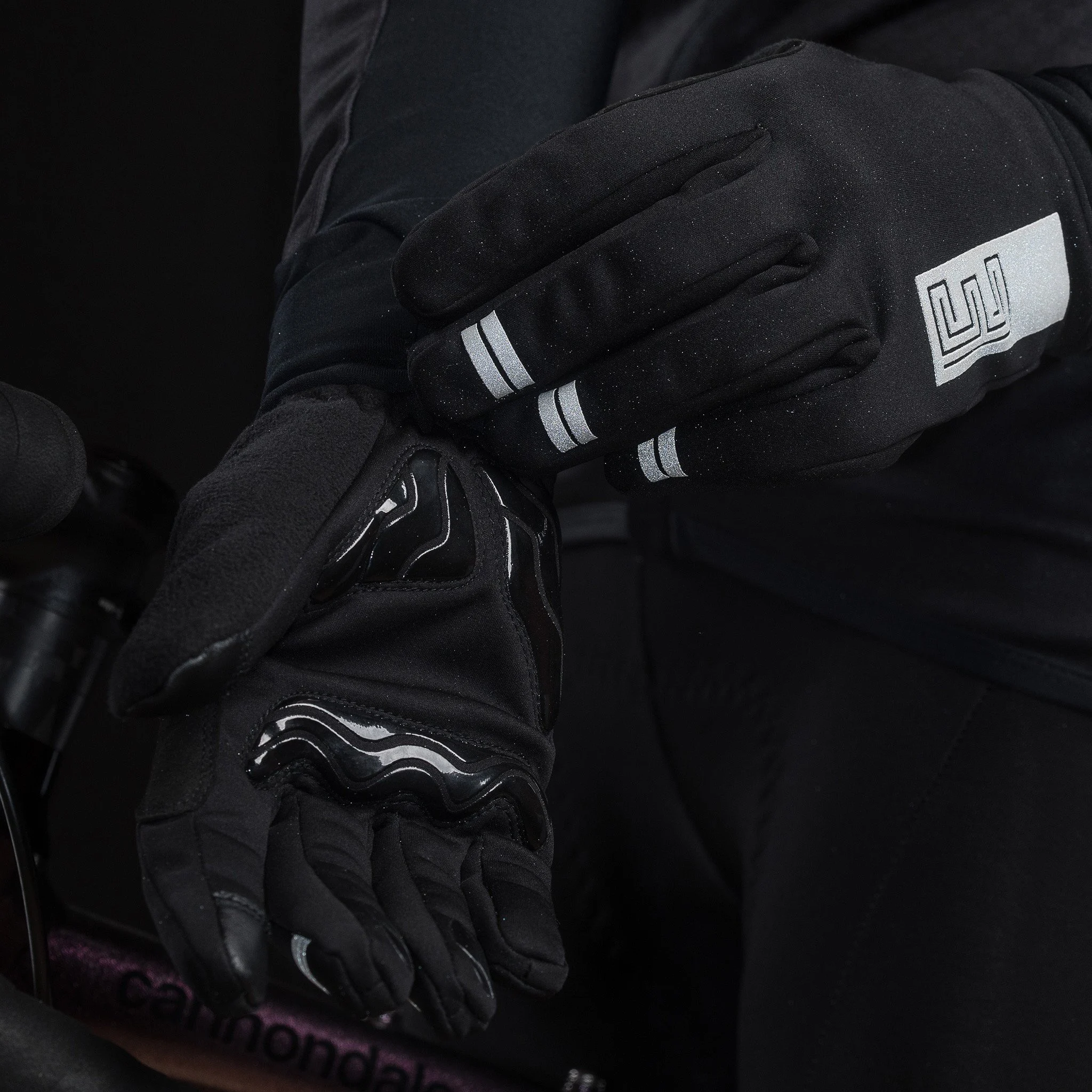 EKOI Women's black winter gloves