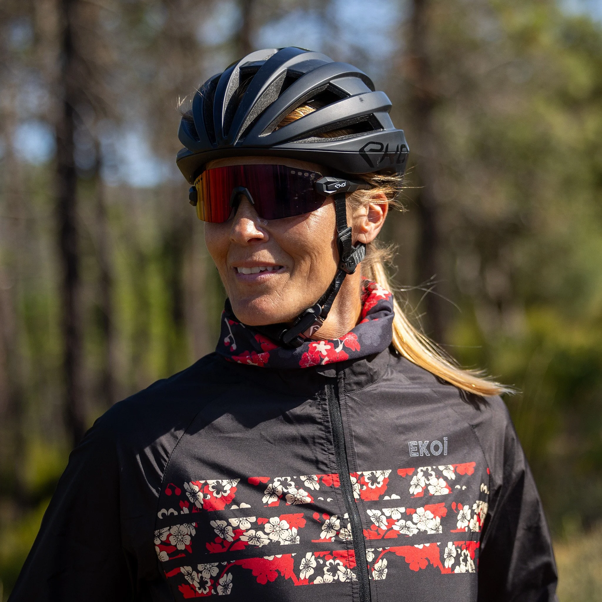 Nathalie Simon red neck tube by