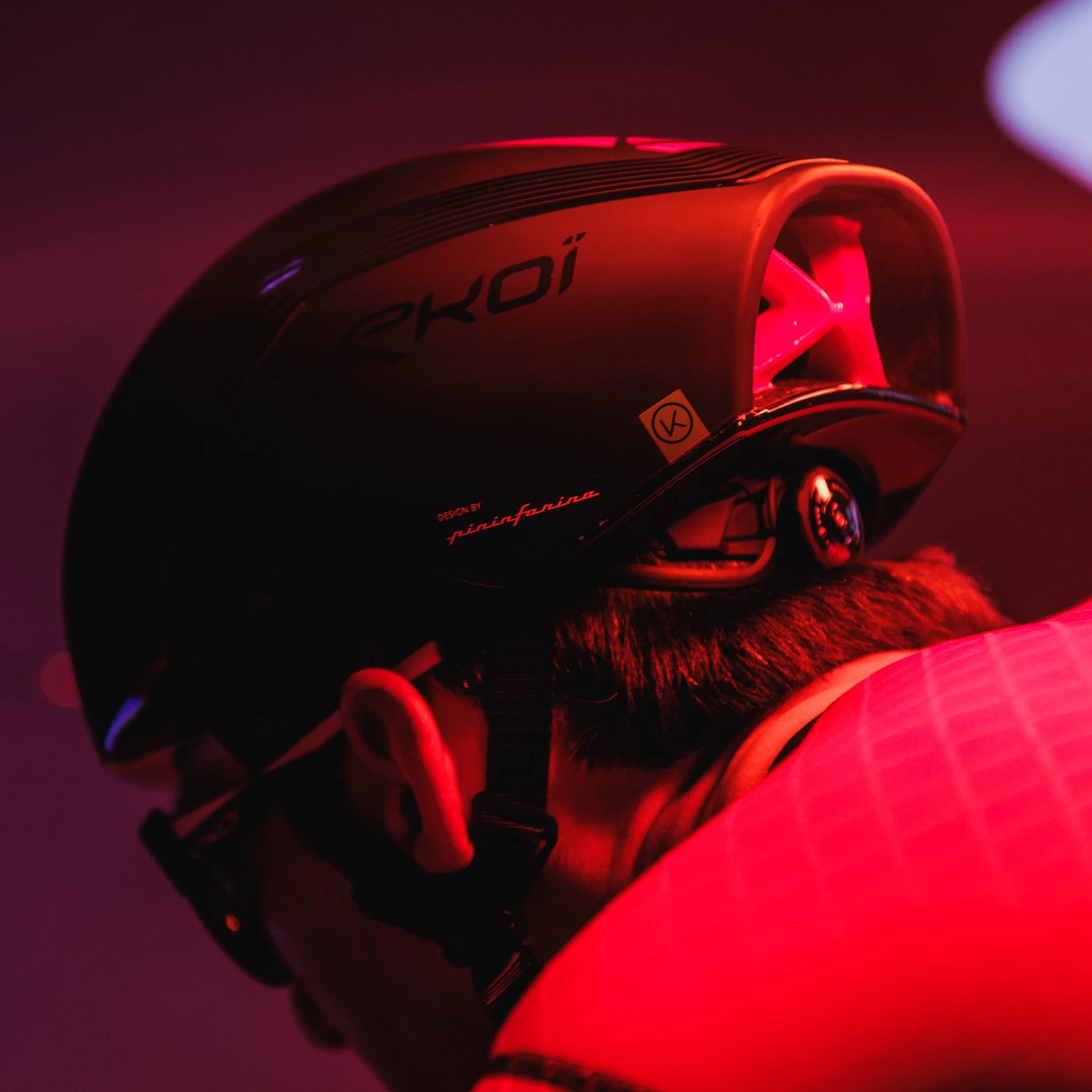 Helmet Aerodinamica by Pininfarina Black & red