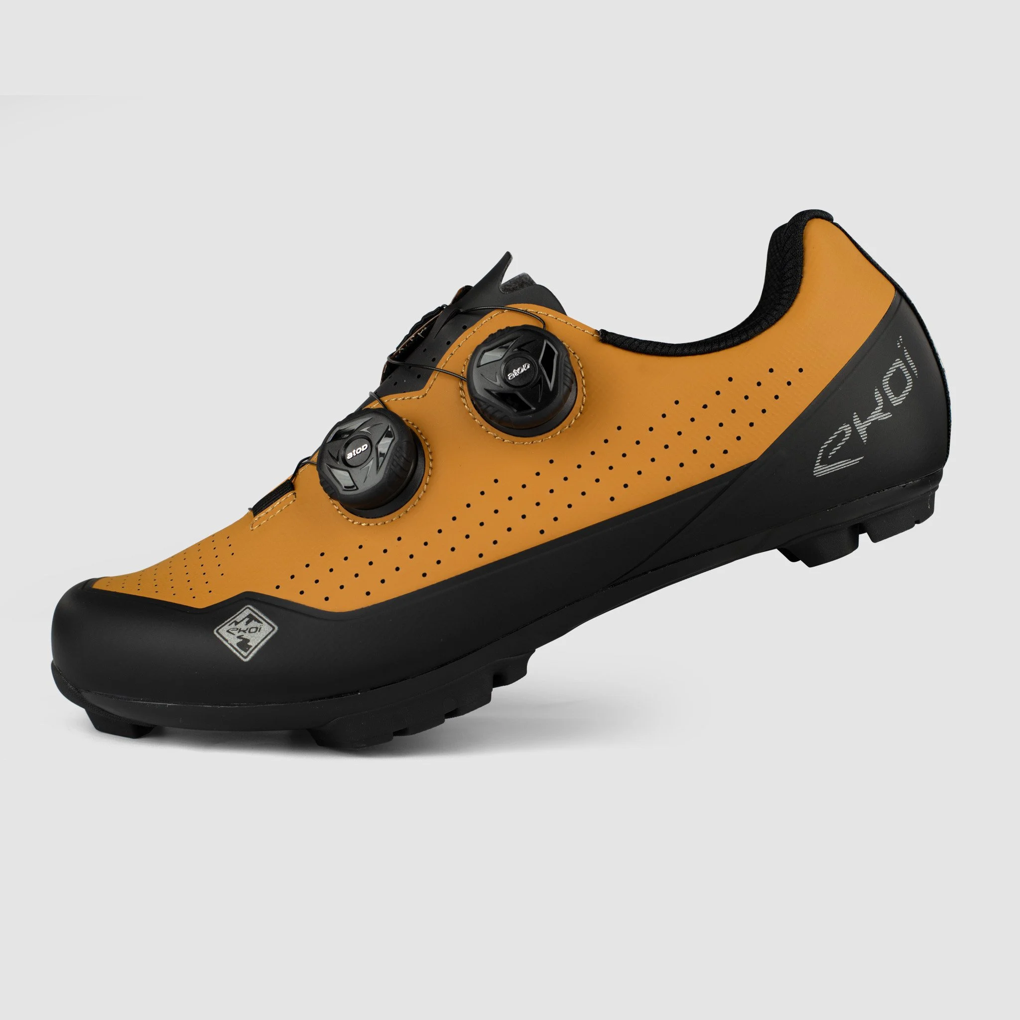 Shoes XC R4 Black