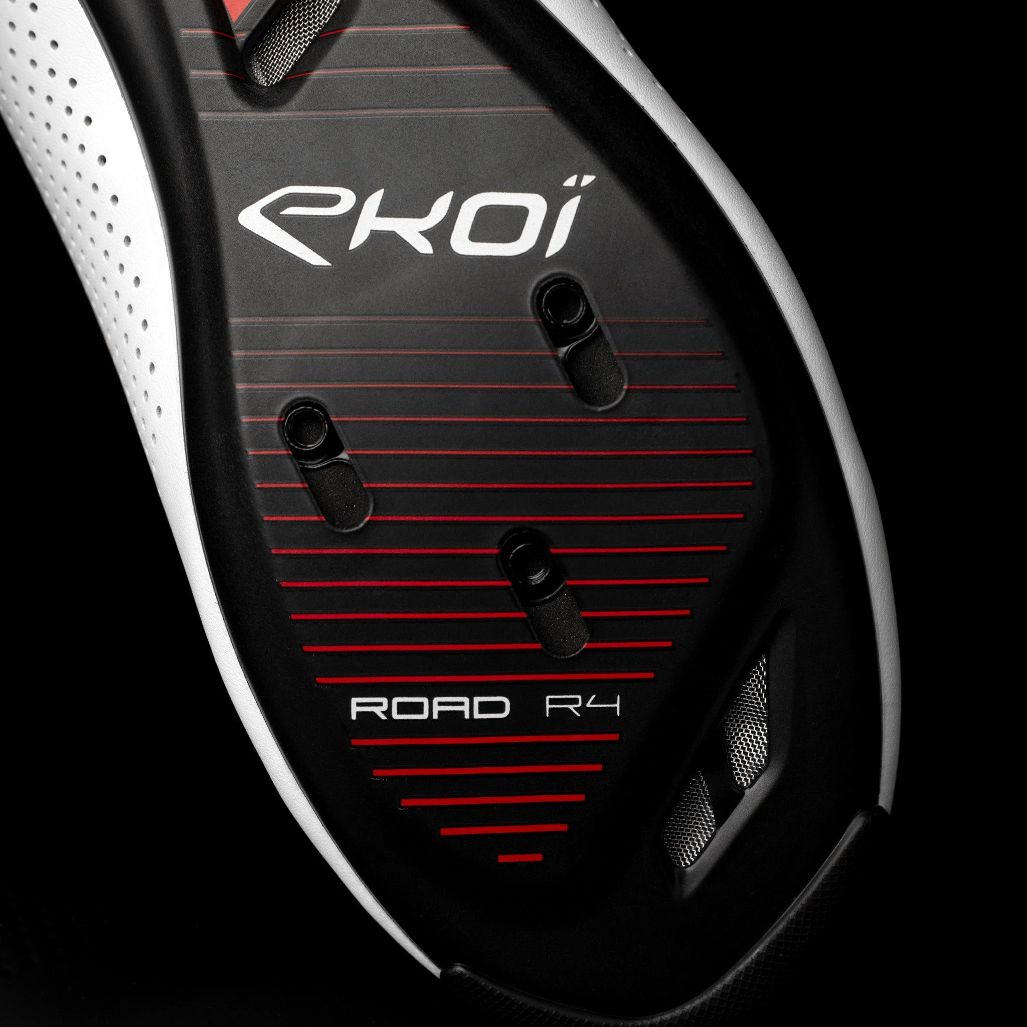 R4 Full black road shoe