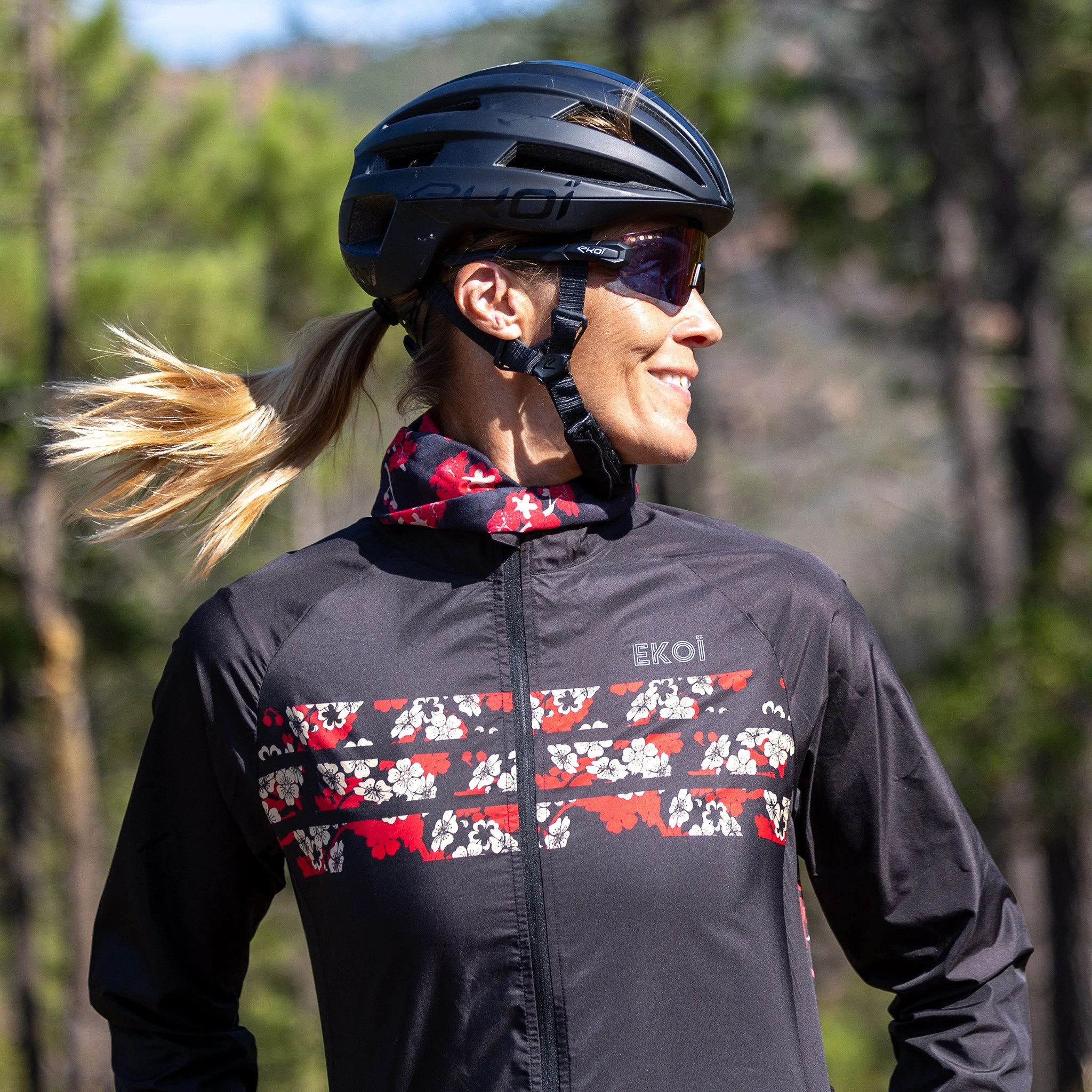 Nathalie Simon Black windproof jacket by EKOÏ