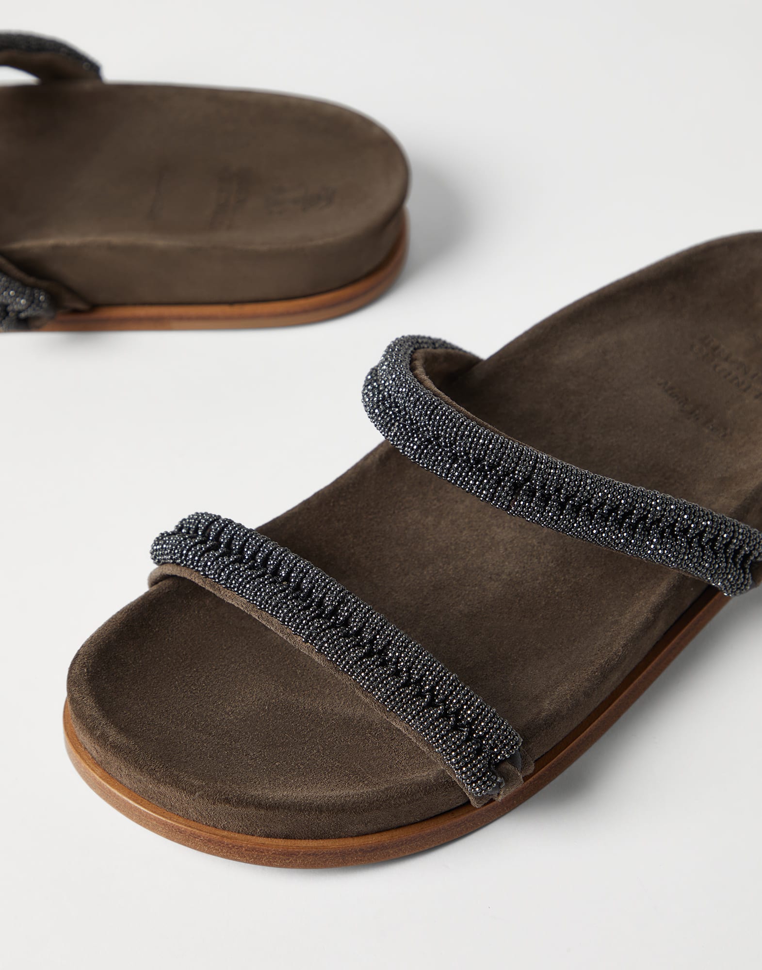 Suede slides with precious braided straps