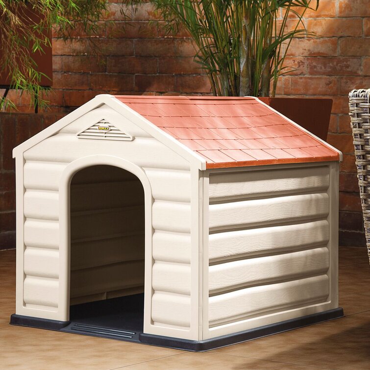 Branstetter Dog House