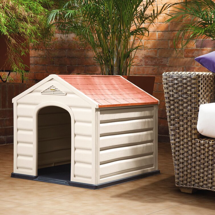 Branstetter Dog House