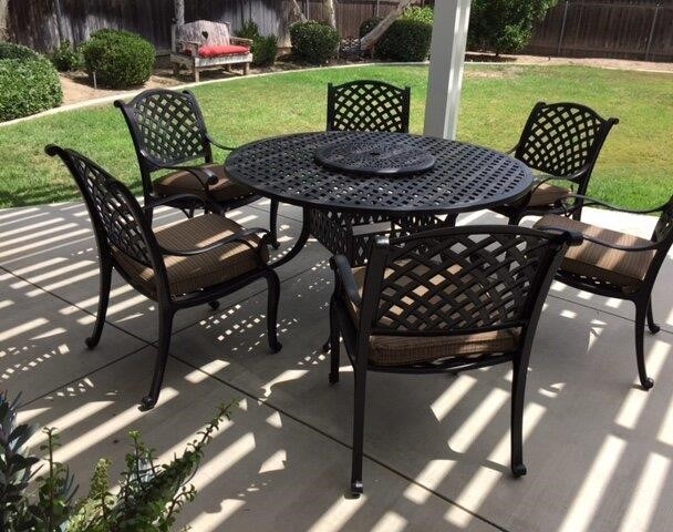 Middleburgh Round 6 - Person 60'' Long Dining Set with Cushions