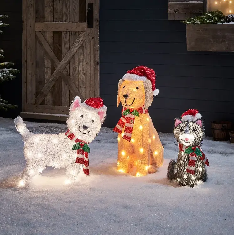 Labrador Outdoor Christmas Figure
