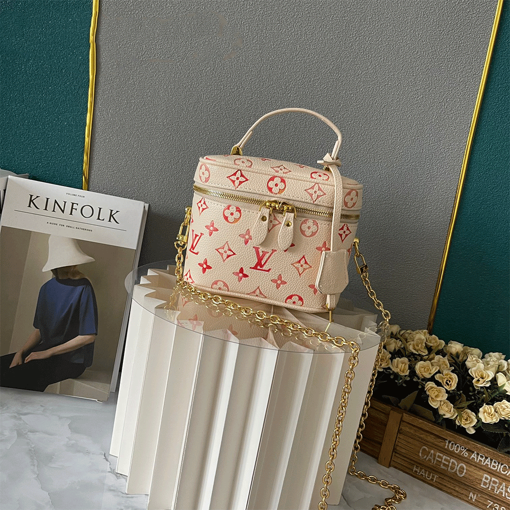 Louis Vuitton LV Cosmetic Bag （Perfect Replica）