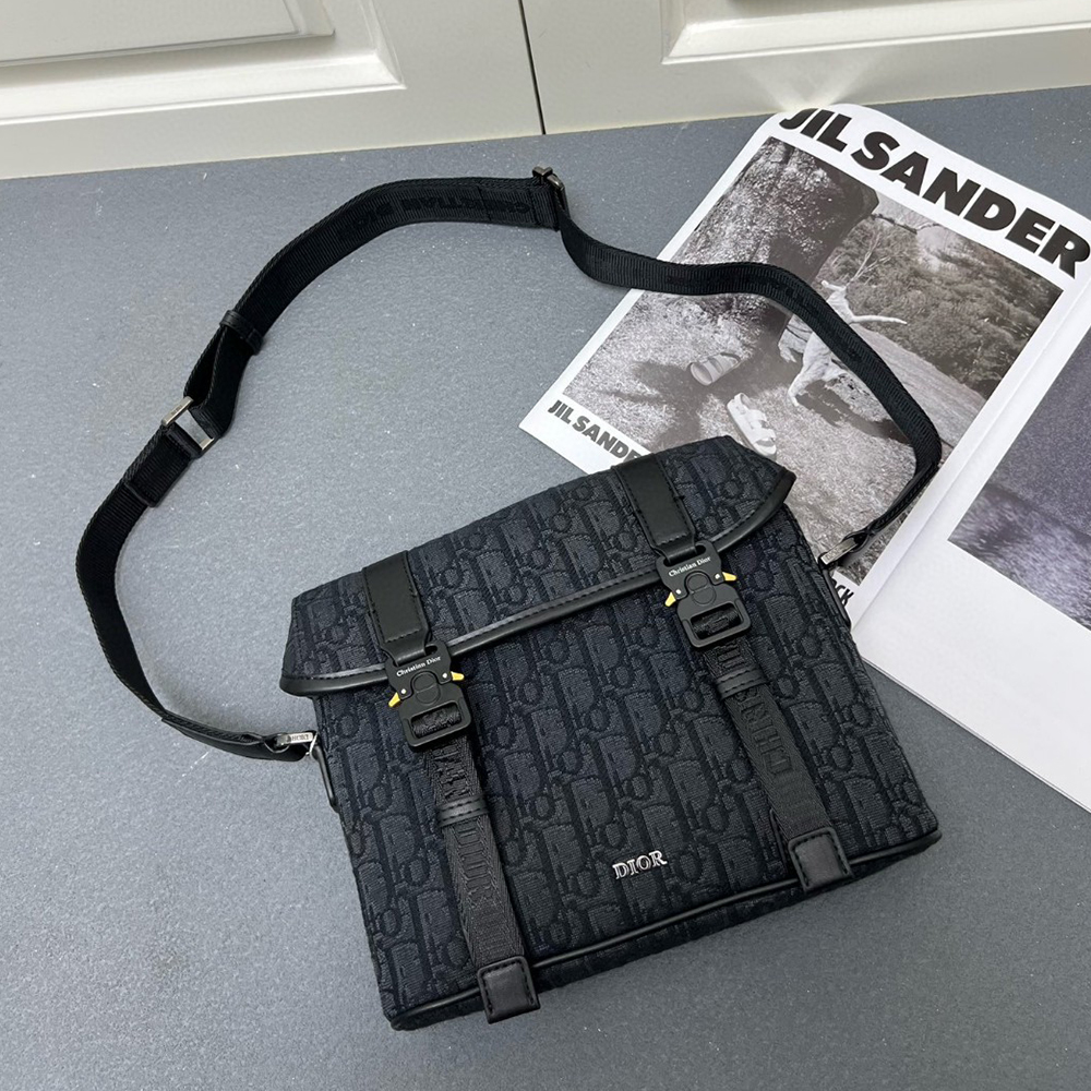 Dior Hit The Road Flap Messenger Bag  (Perfect Replica)