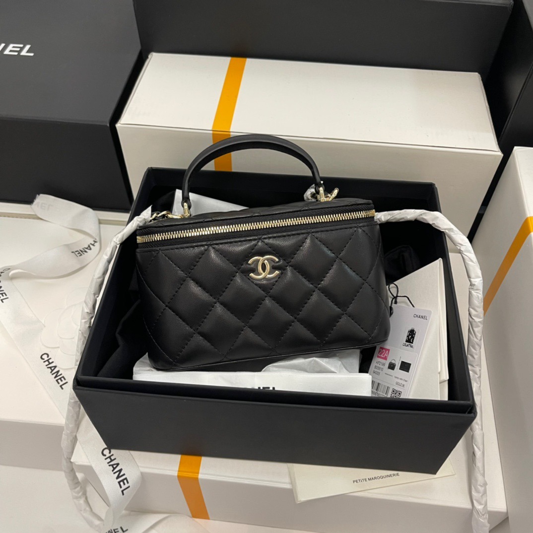Chanel  Lambskin handbag (Perfect Replica)