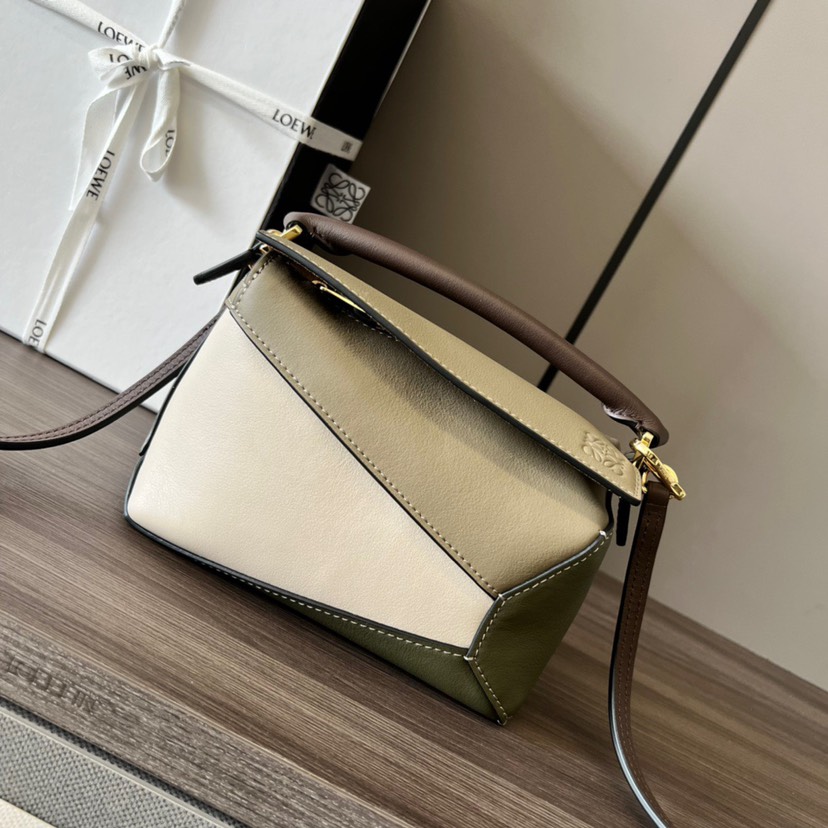 Loewe Mini Puzzle white-green(Perfect Replica)