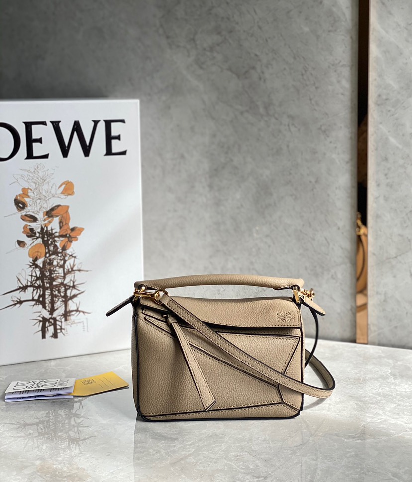 Loewe Mini Puzzle Light-brown(Perfect Replica)