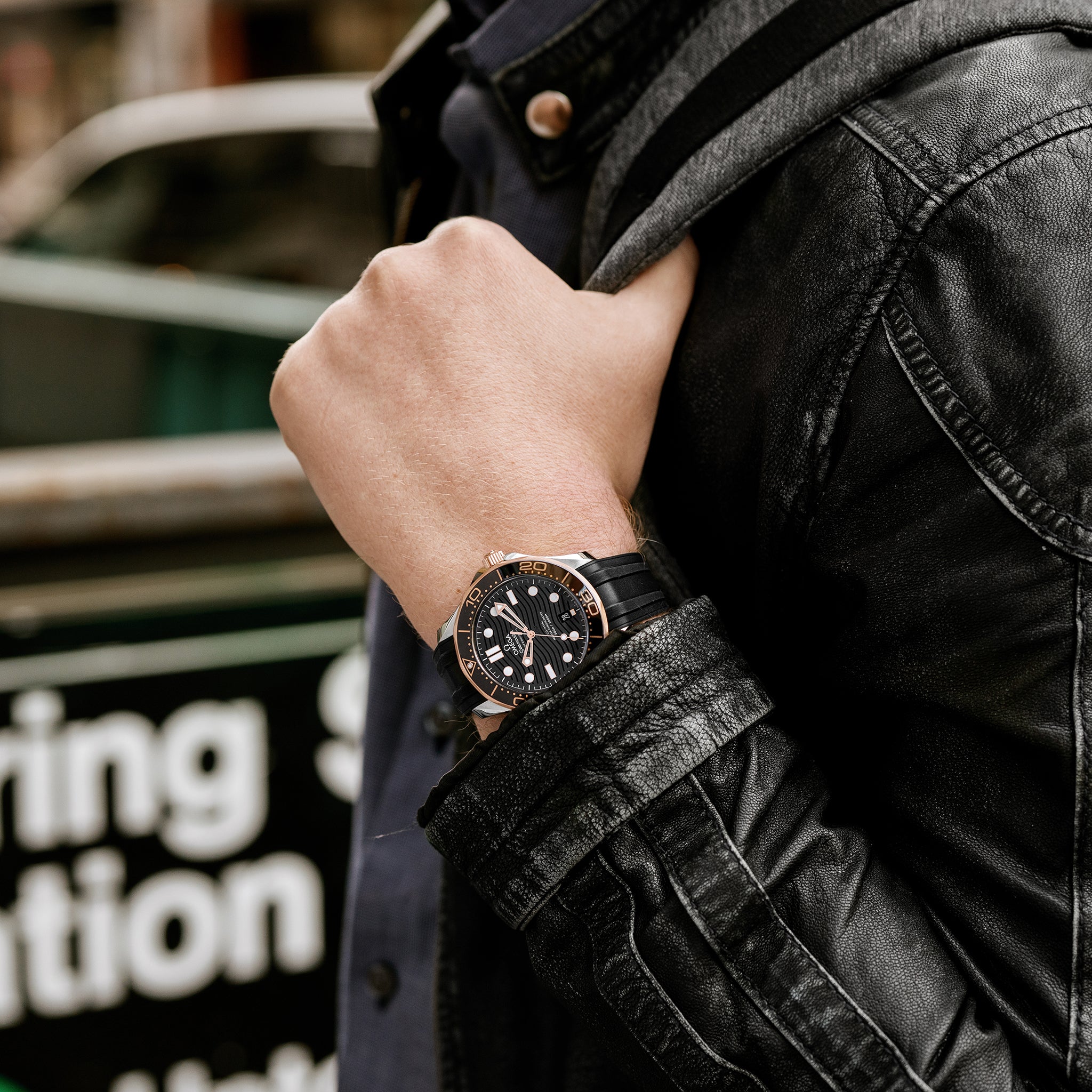 Seamaster Diver 300M Co-Axial Master Chronometer 42mm Two-Tone Black Dial On Rubber Strap