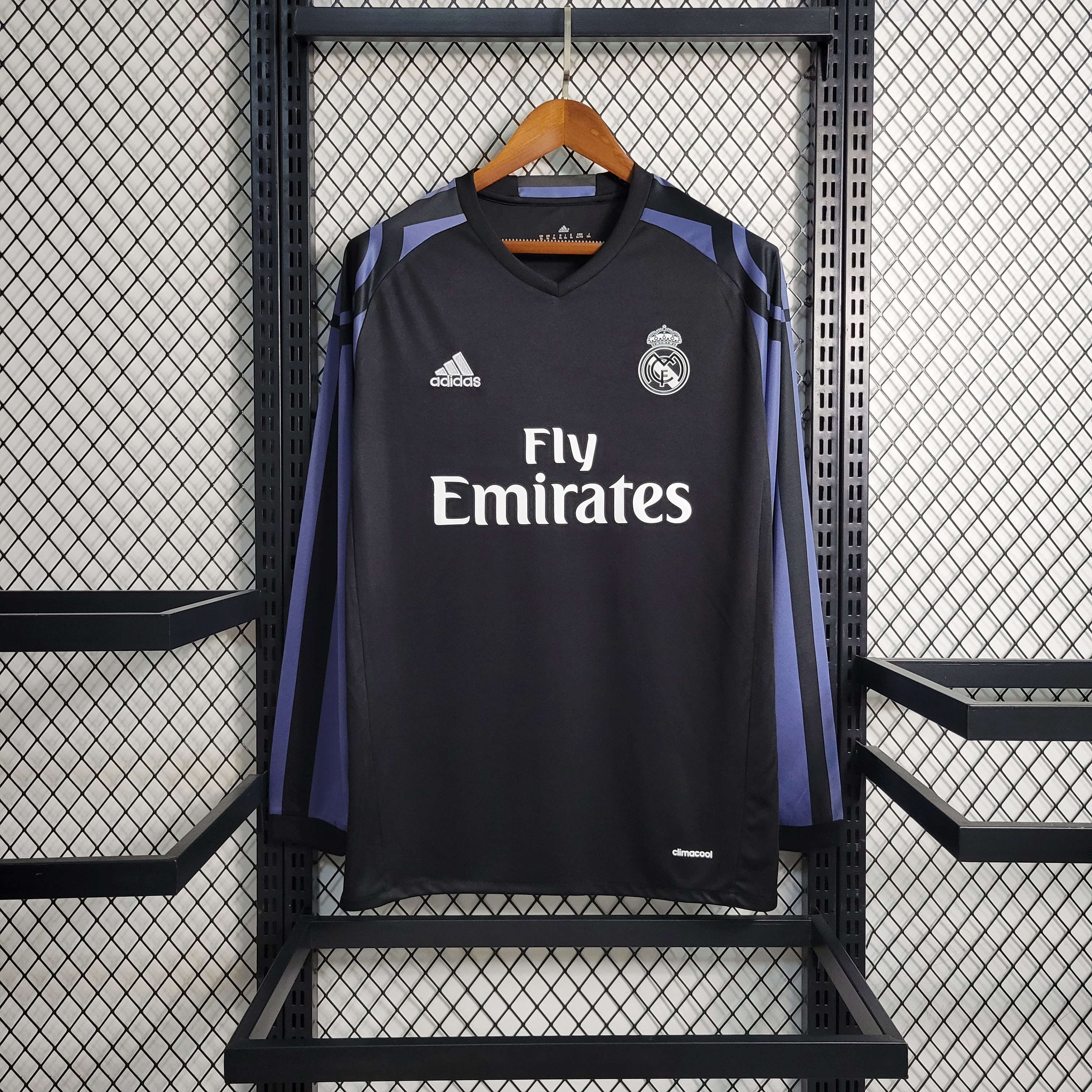 Retro Real Madrid 16-17 Third Long Sleeve Jersey - ReplicasJersey