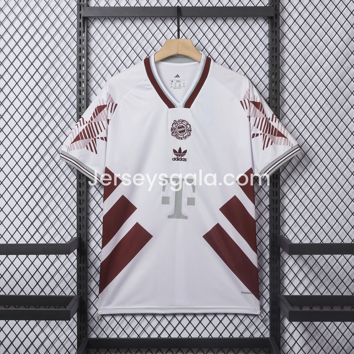 Bayern Munich 25-26 Throwback Trefoil Red Stripe White Special Jersey - Fans Version - ReplicasJersey
