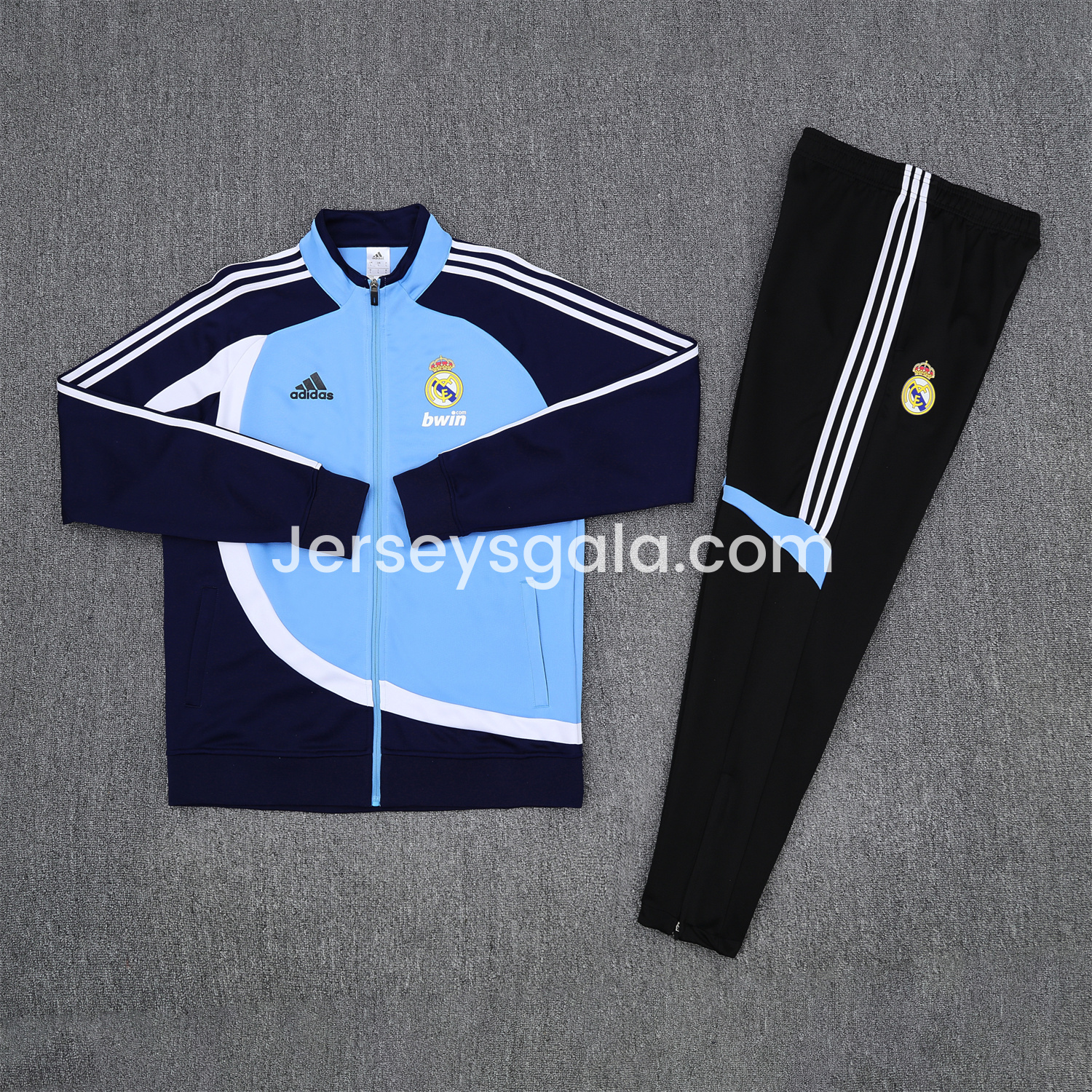 Real Madrid 25-26 Throwback Jacket Training Tracksuit - Blue Jackets & Black Pants - ReplicasJersey