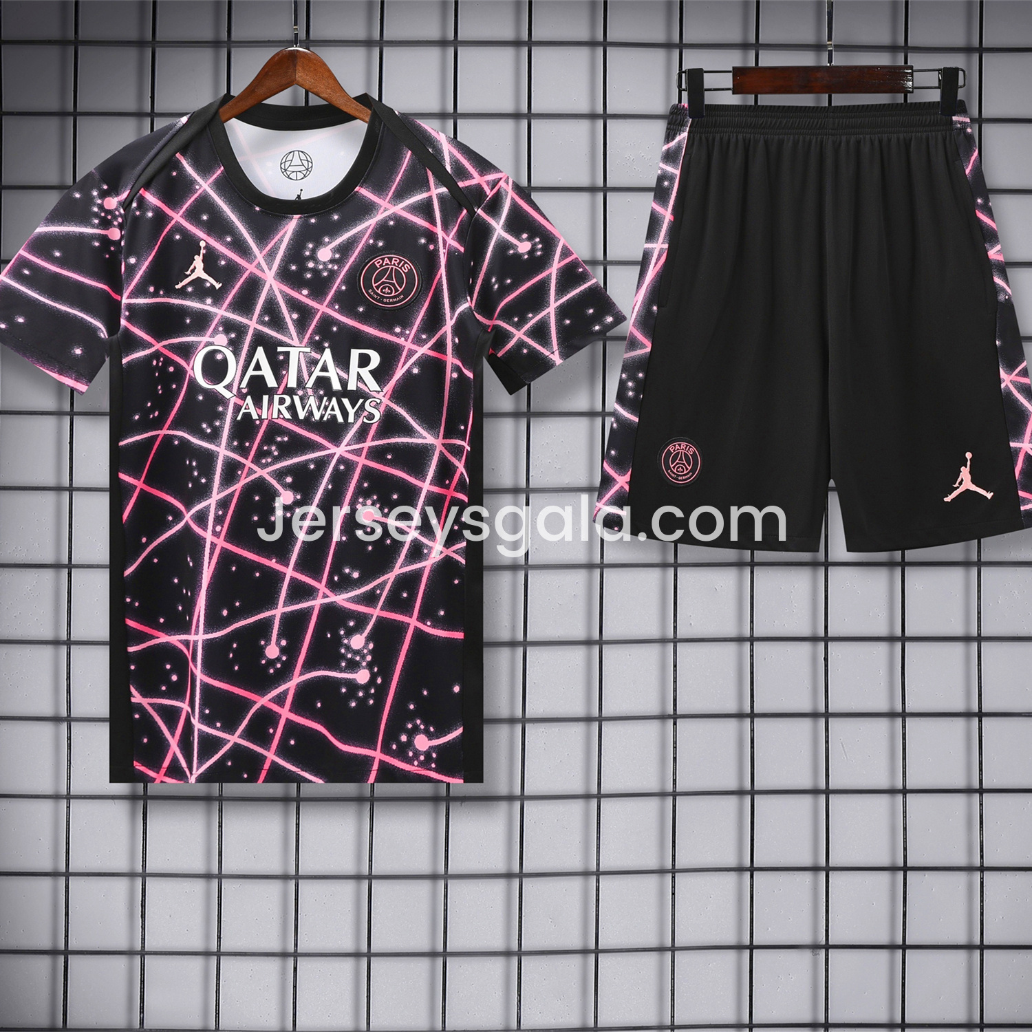 Paris Saint-Germain PSG 25-26 Short-Sleeve Training Set - Pink Fluorescent Rays Black Top & Black Shorts - ReplicasJersey
