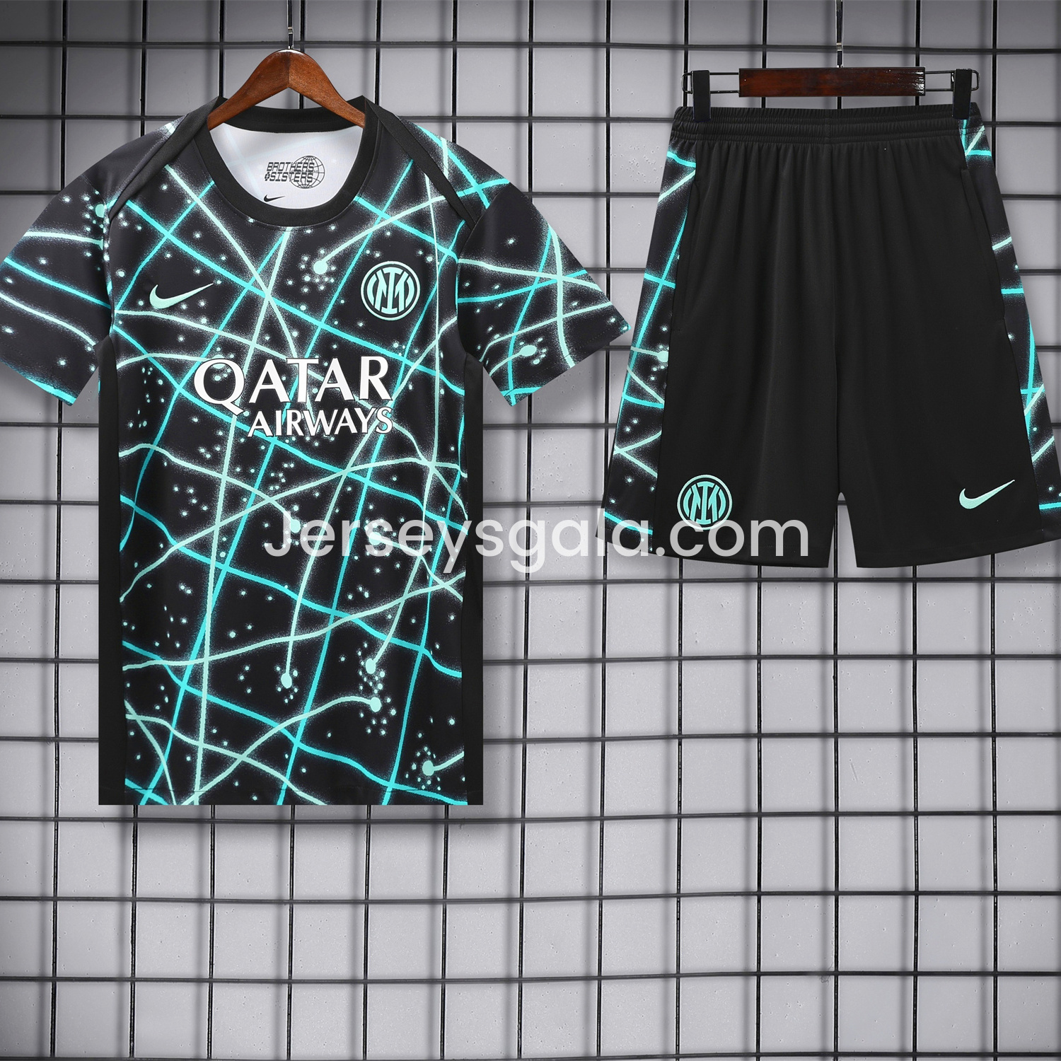 Inter Milan 25-26 Short-Sleeve Training Set - Blue Fluorescent Rays Black Top & Black Shorts - ReplicasJersey