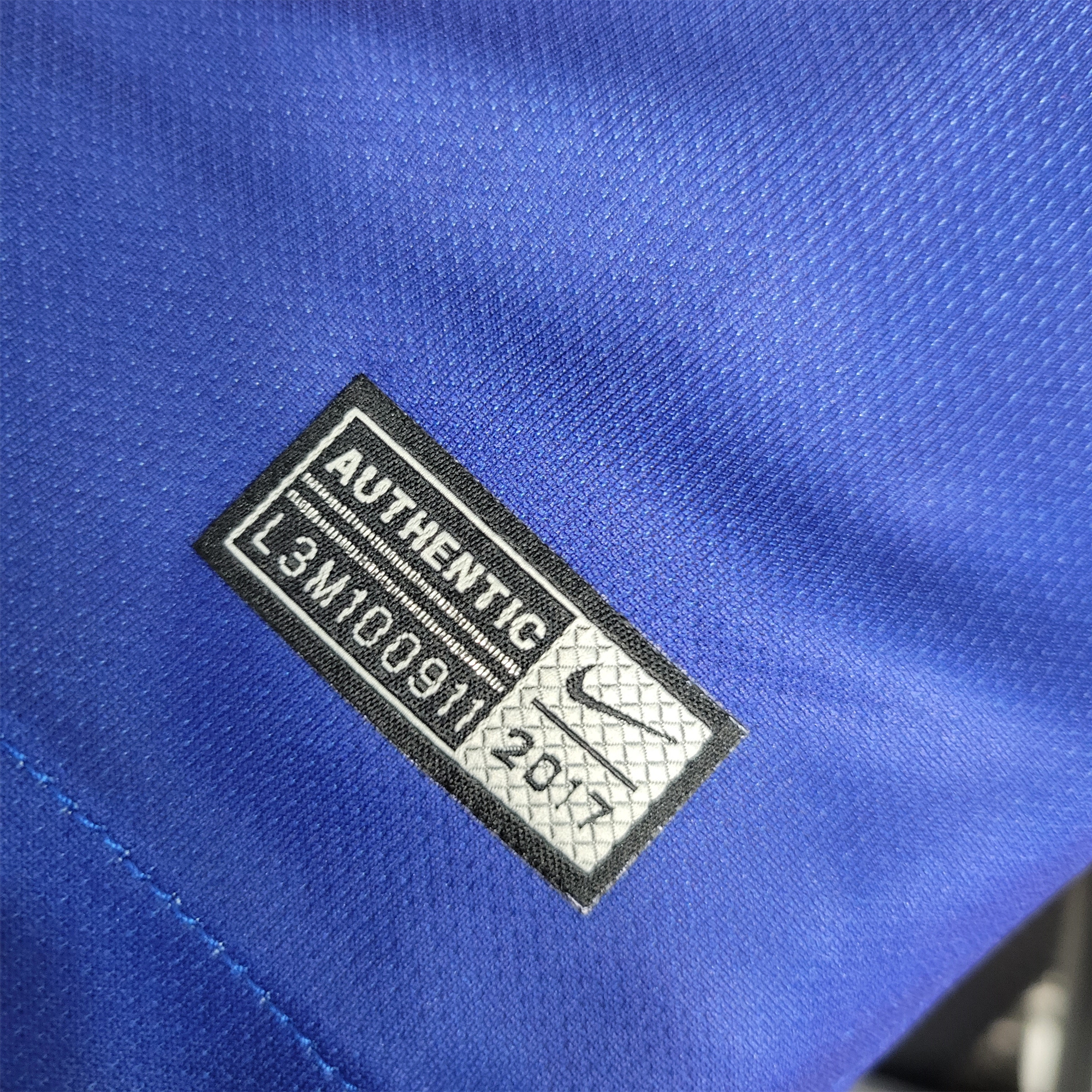 B.A.R.S.A Retro 17-18 Home Stadium Jersey - ReplicasJersey