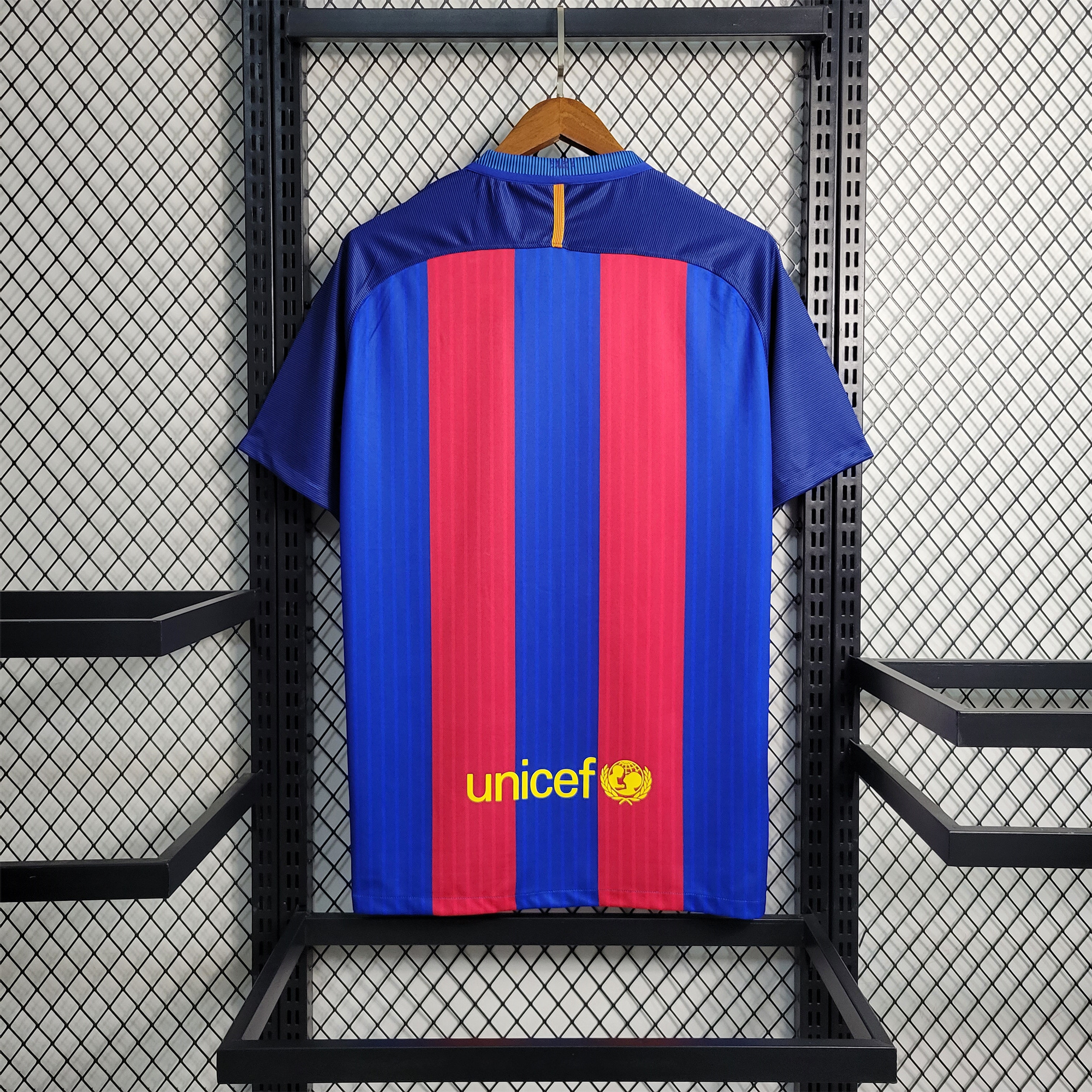 B.A.R.S.A Retro 16-17 Home Stadium Jersey - ReplicasJersey