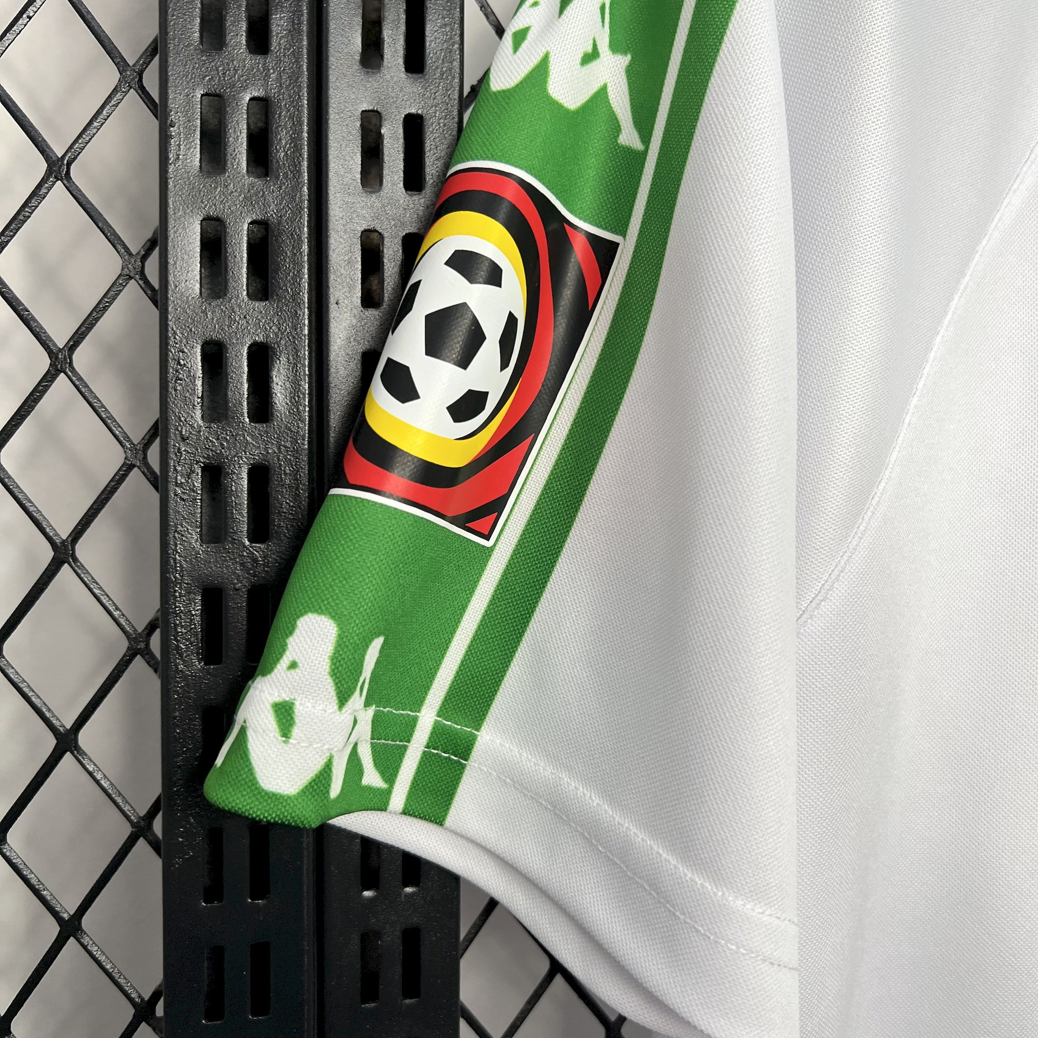 Retro Werder Bremen 2001-02 Away Jersey - ReplicasJersey