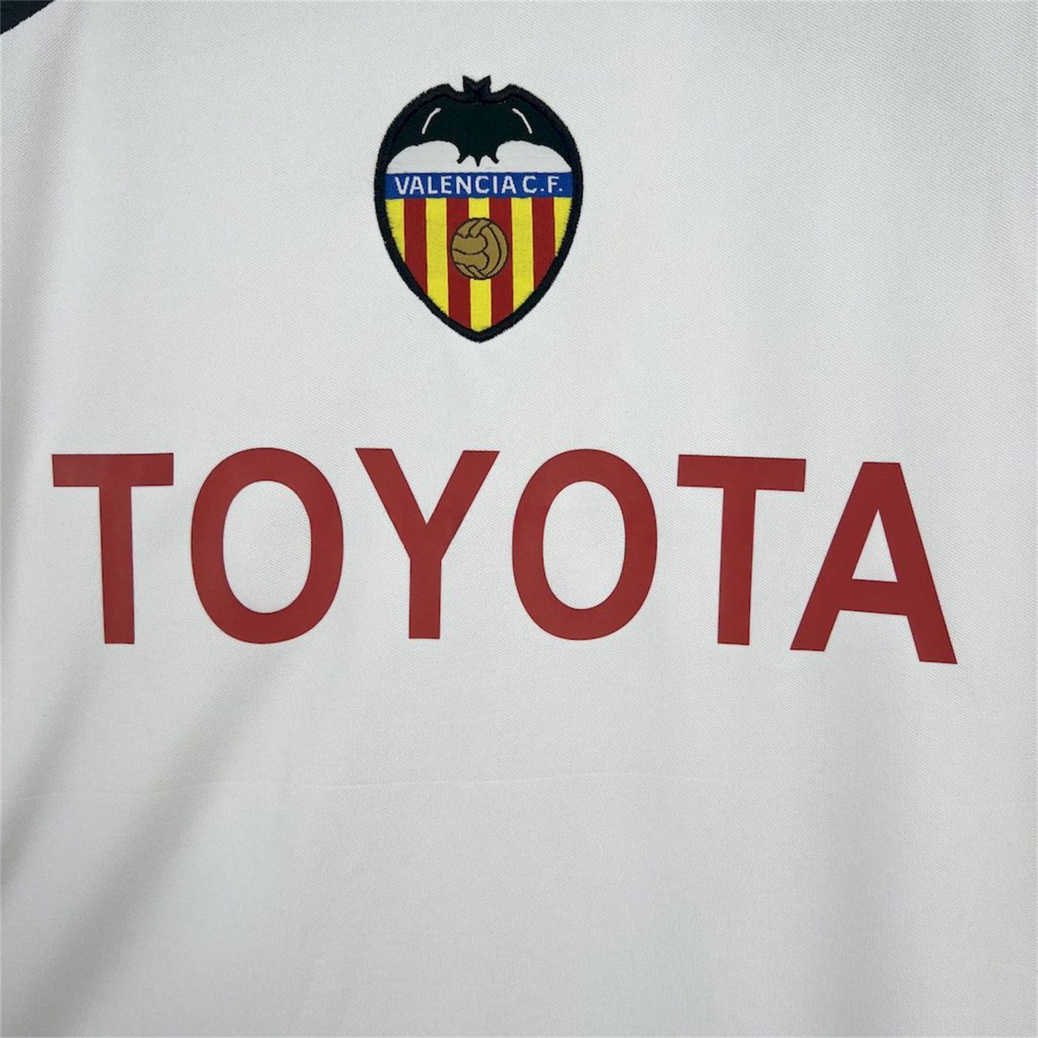 Retro Valencia 2004-05 Home Jersey - ReplicasJersey