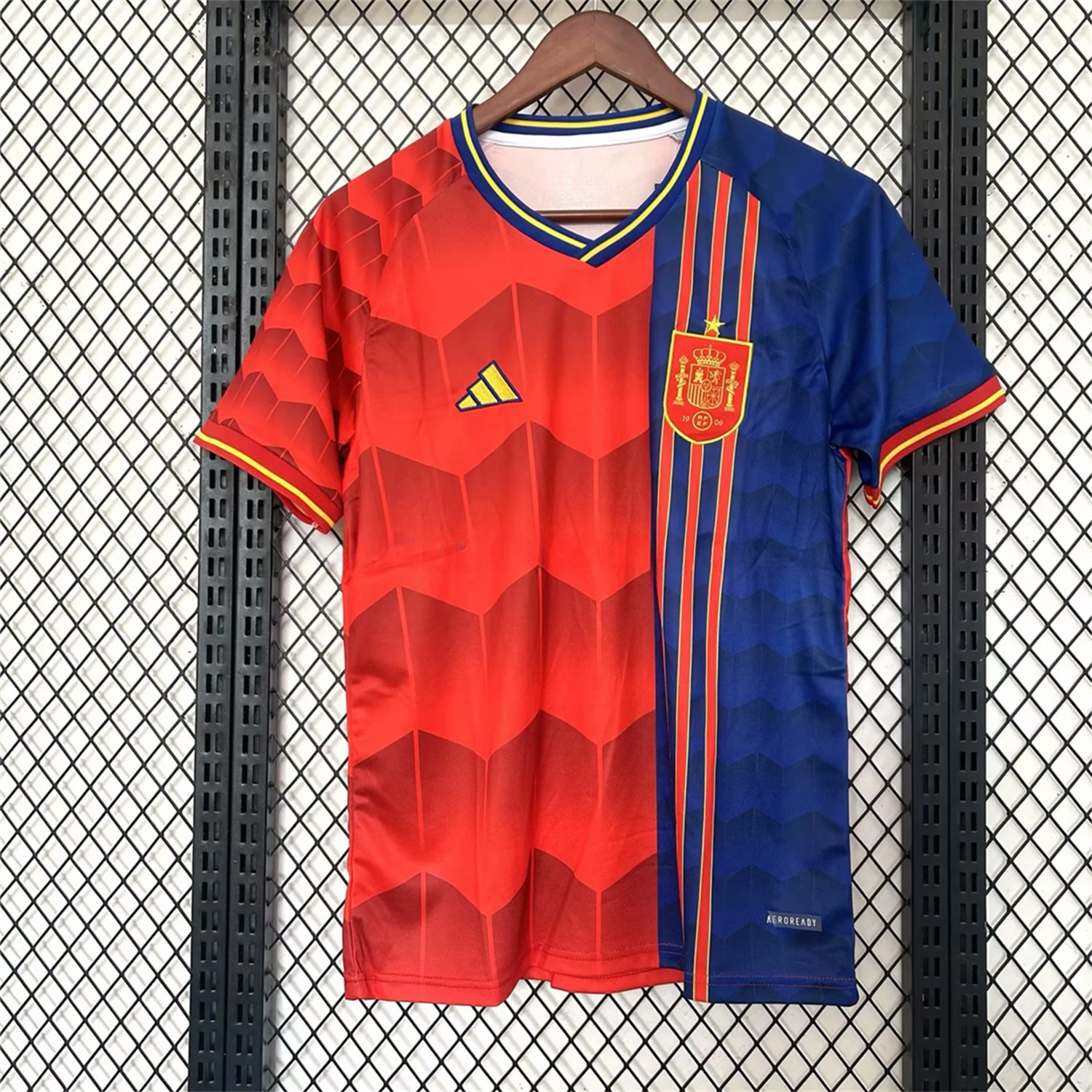 Spain 25-26 Red and Blue Throwback Style Jersey - Fans Version - ReplicasJersey