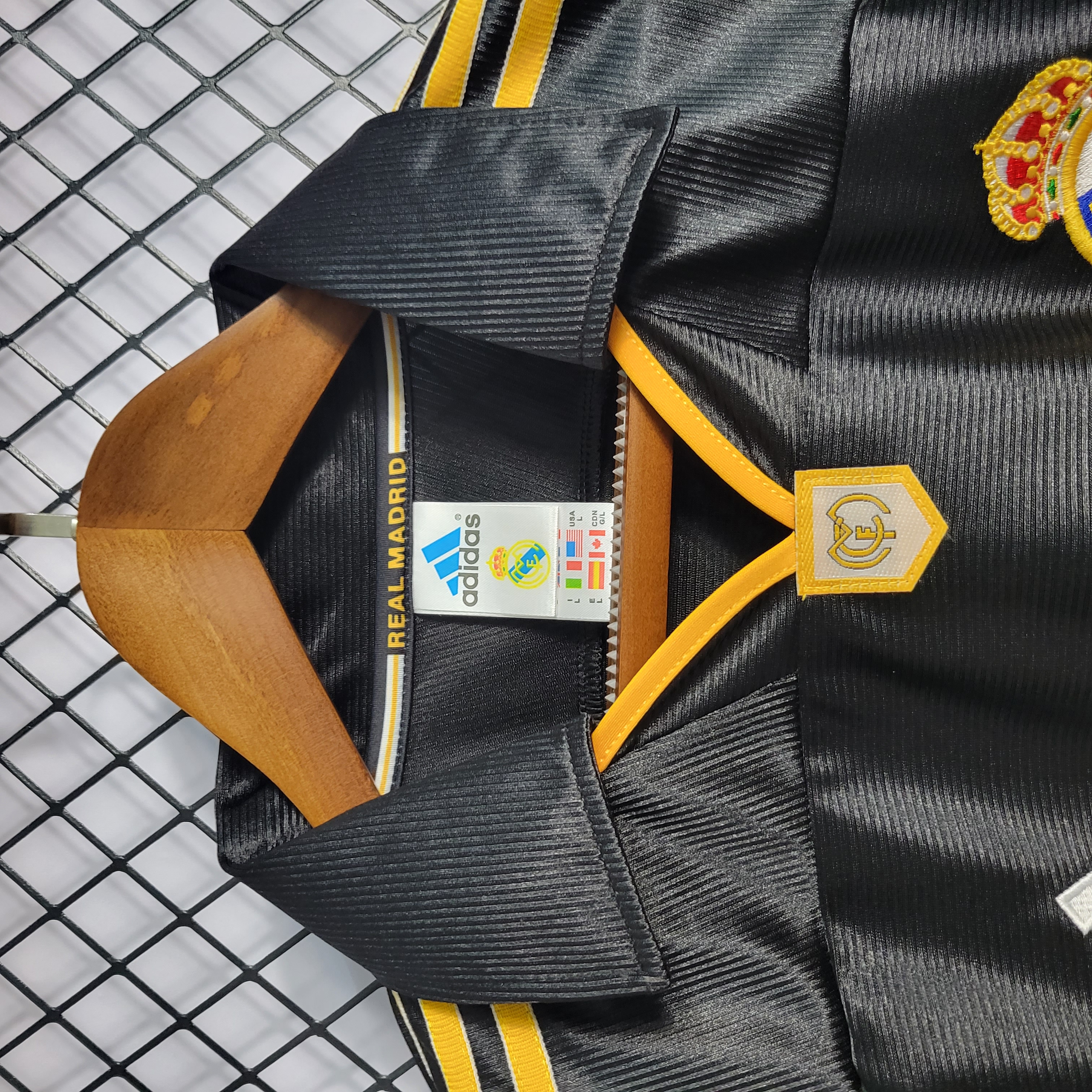 Retro Real Madrid 1999-01 Away Jersey - ReplicasJersey