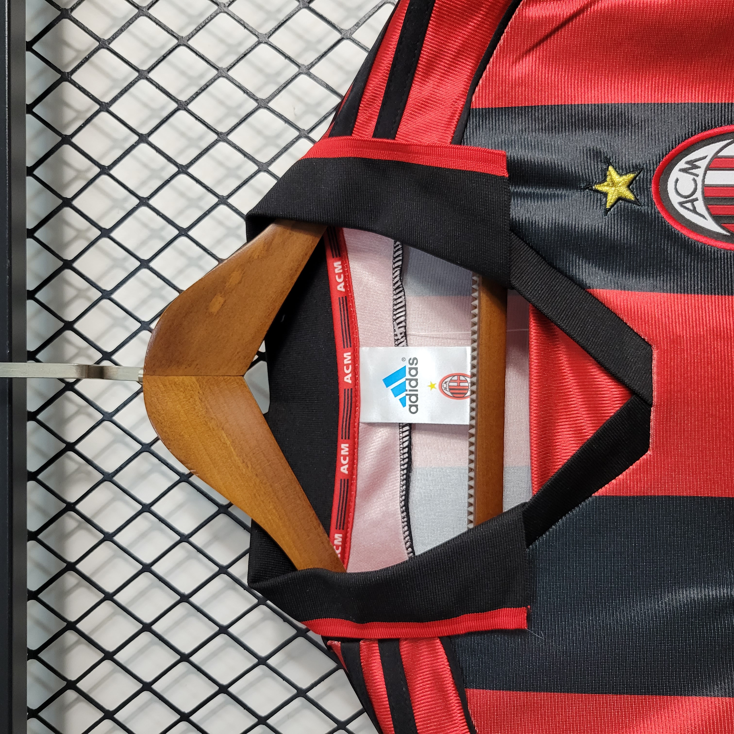 Retro AC Milan 98-99 Home Stadium Jersey - ReplicasJersey