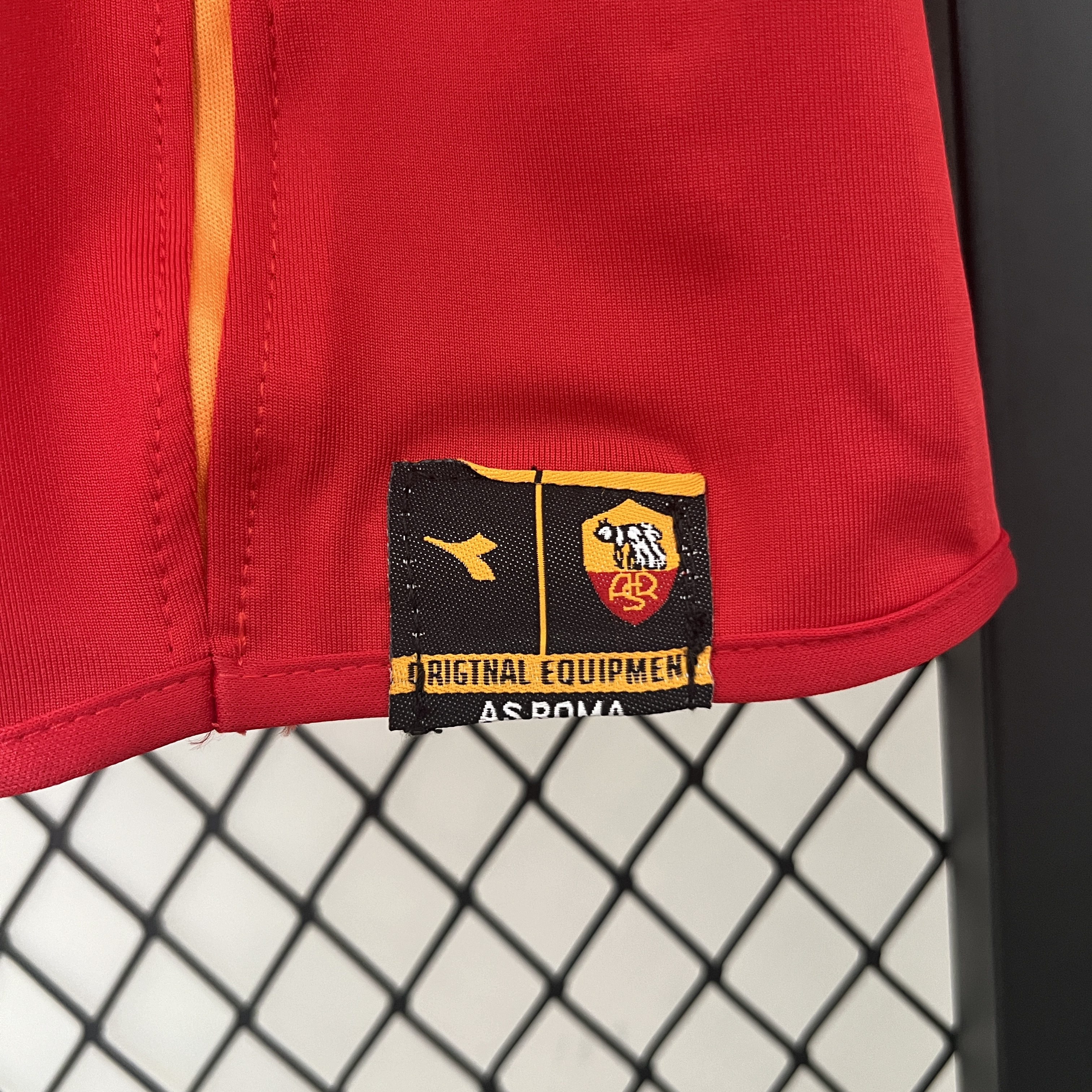 Retro Roma 2004-05 Home Jersey - ReplicasJersey