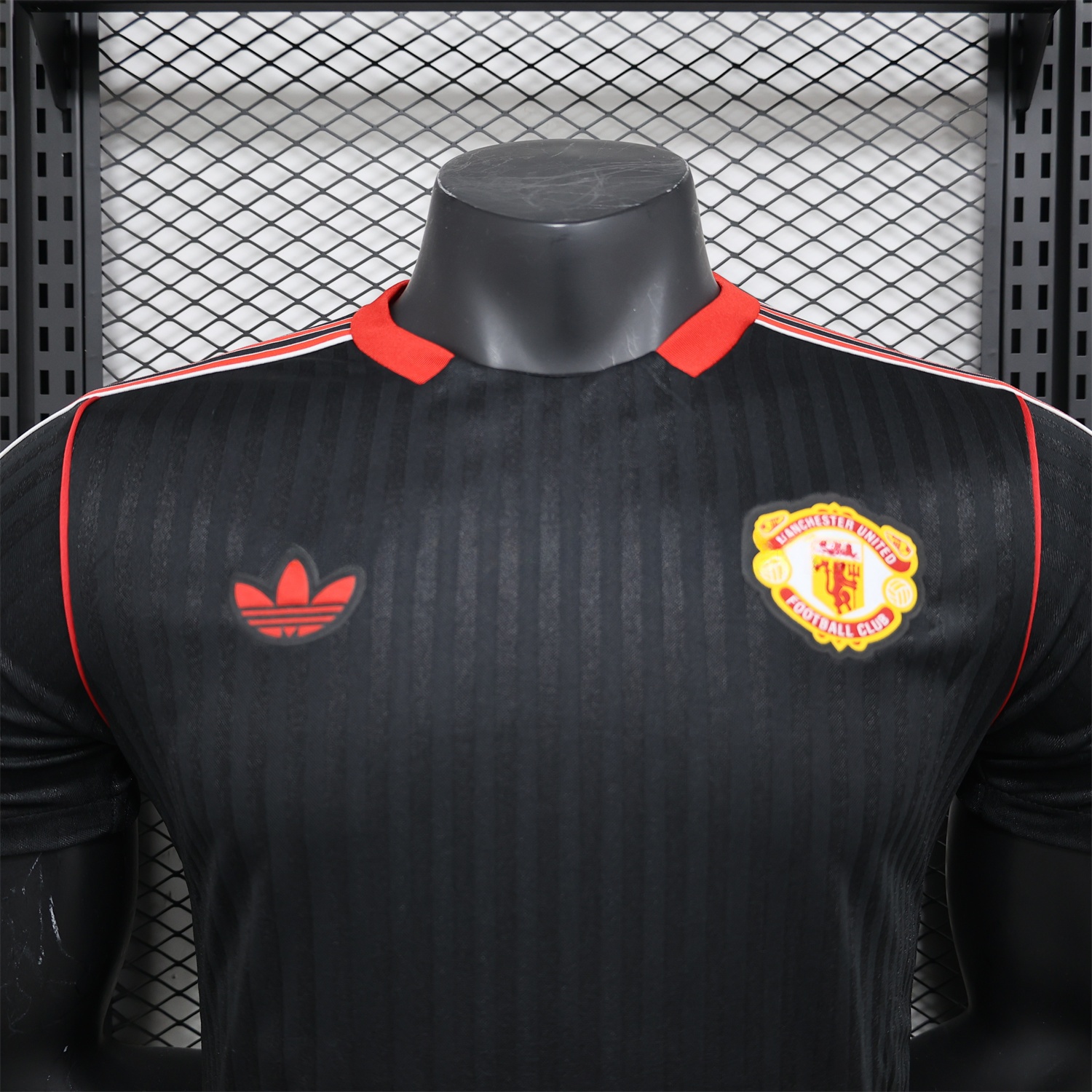 Manchester United 24-25 Black Icon Retro Jersey - Player Version - ReplicasJersey