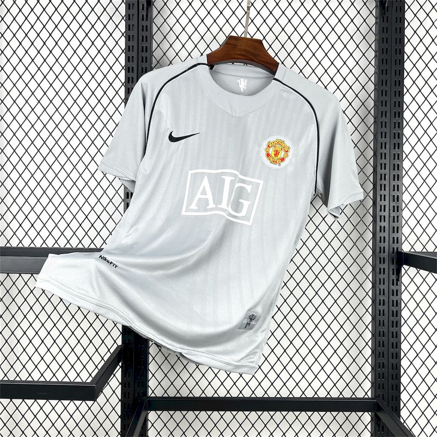 Manchester United Retro 2007-08 Grey Goalkeeper Jersey - ReplicasJersey