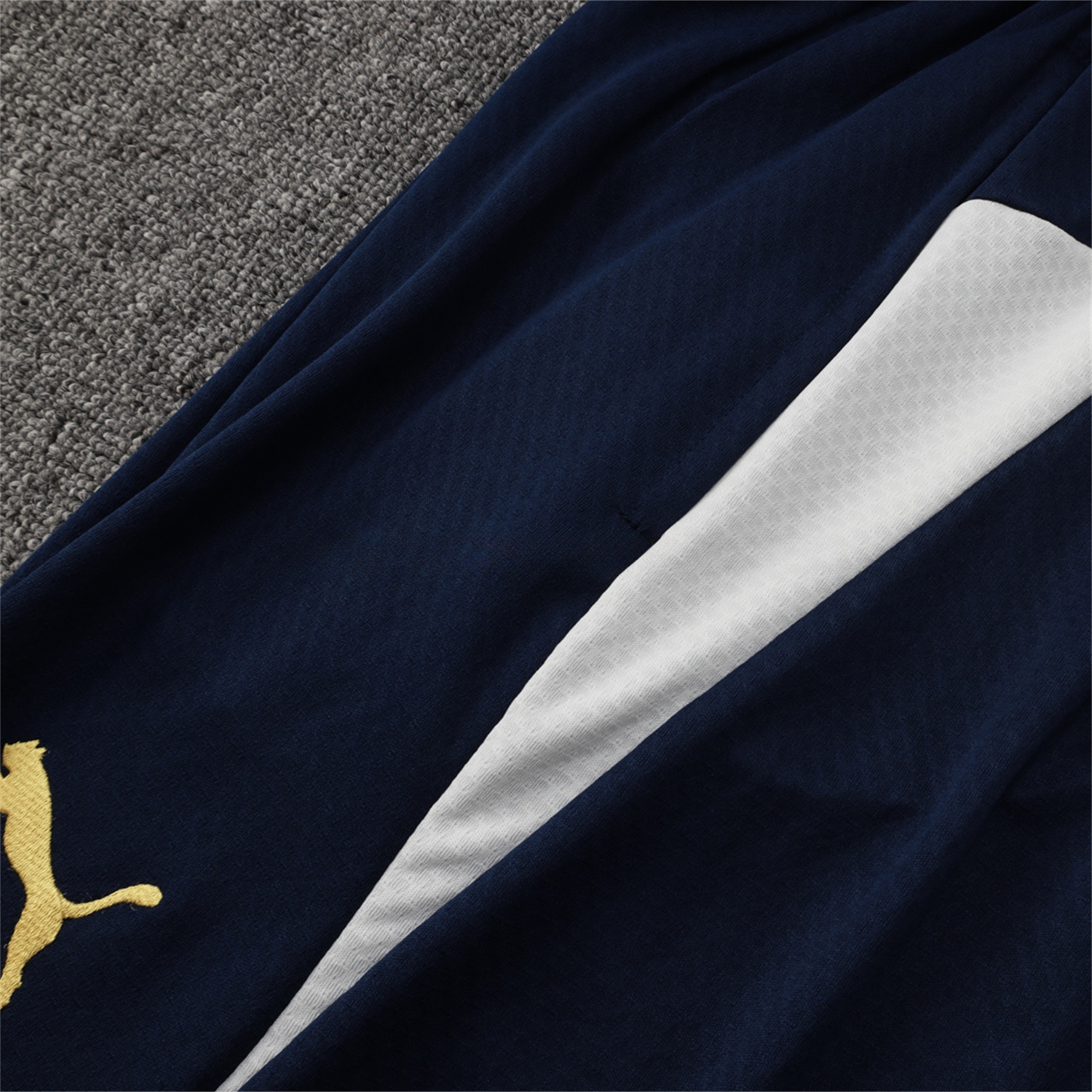 Portugal 25-26 Short-Sleeve Training Set - Off White Top and Deep Blue Shorts - ReplicasJersey