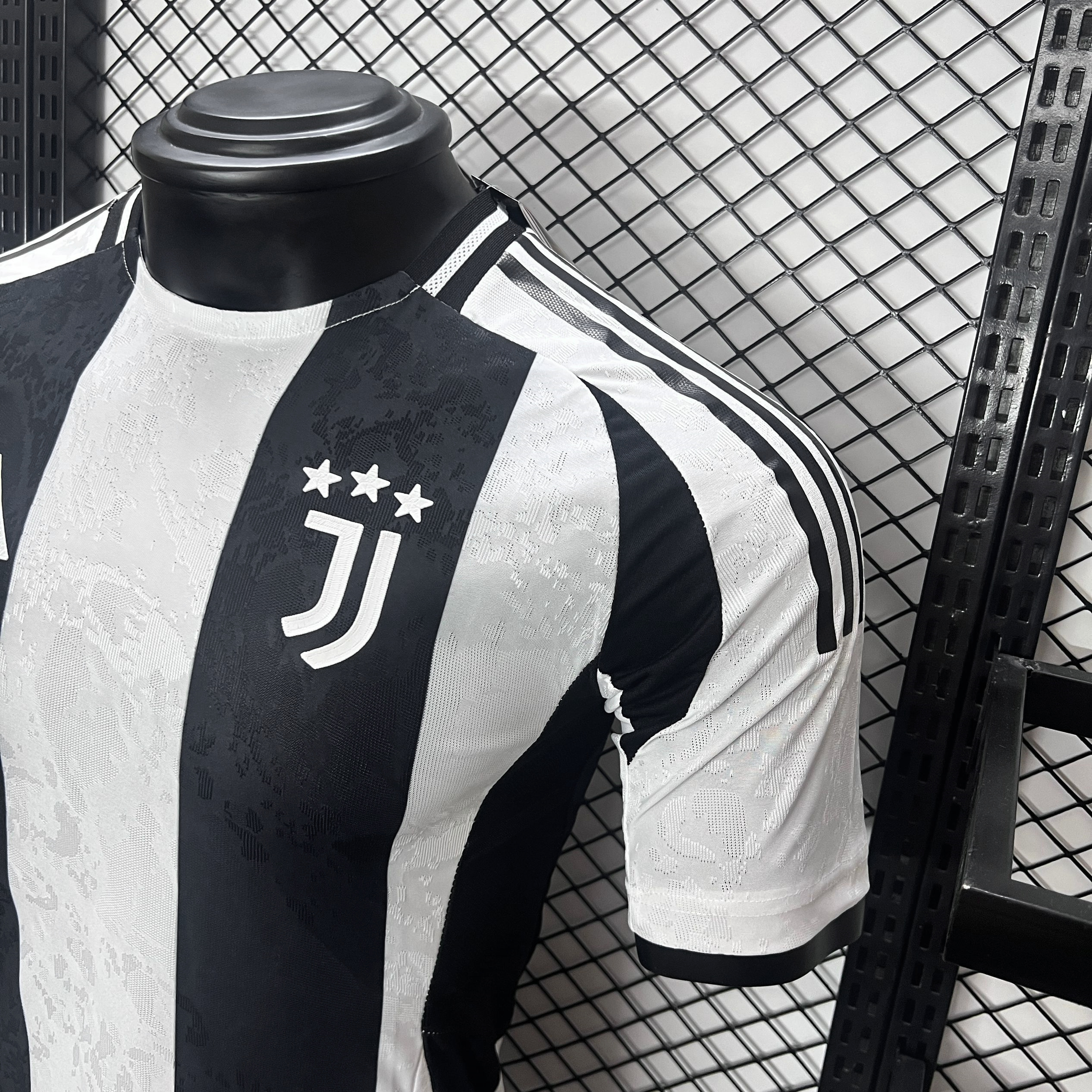 Juventus 24-25 Home Stadium Jersey - Player Version - ReplicasJersey