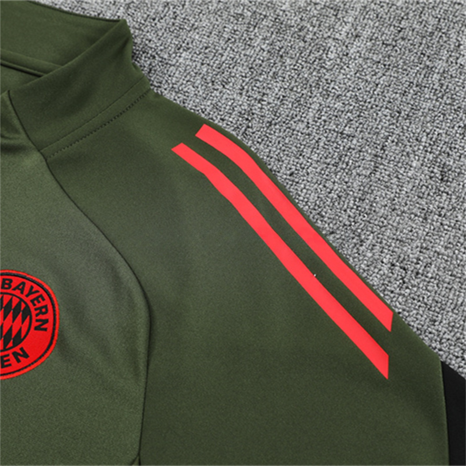 Bayern Munich 25-26 Kid Long Sleeves Training Set - Green Top & Black Pants - ReplicasJersey