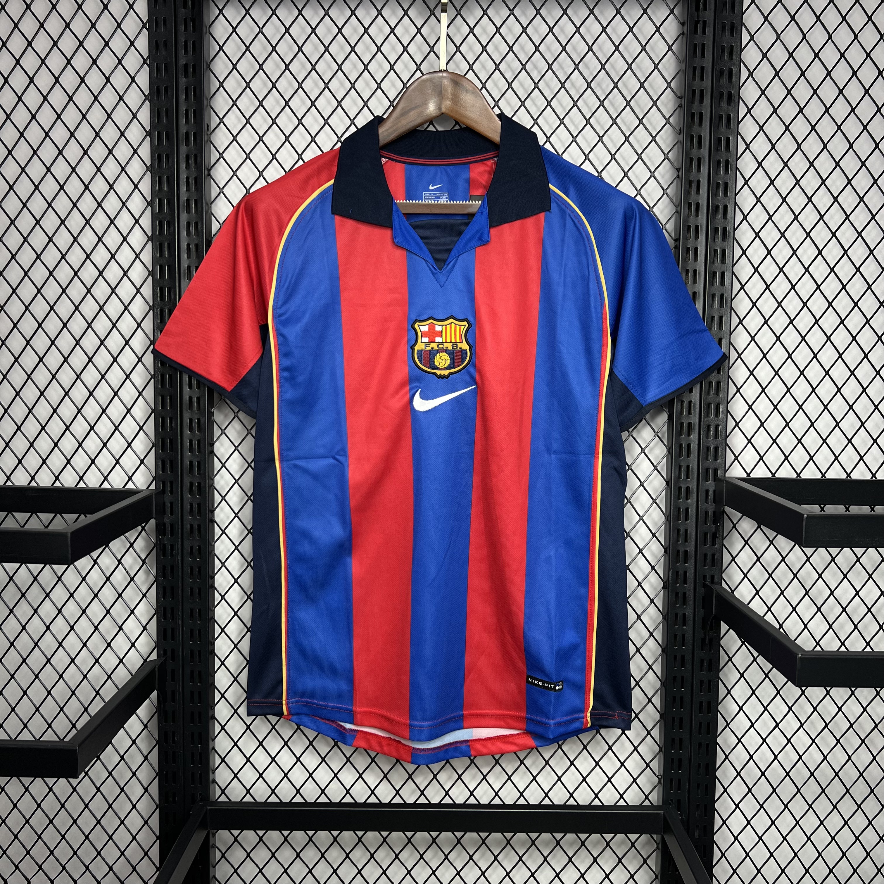 B.A.R.S.A Retro 01-02 Home Stadium Jersey - ReplicasJersey