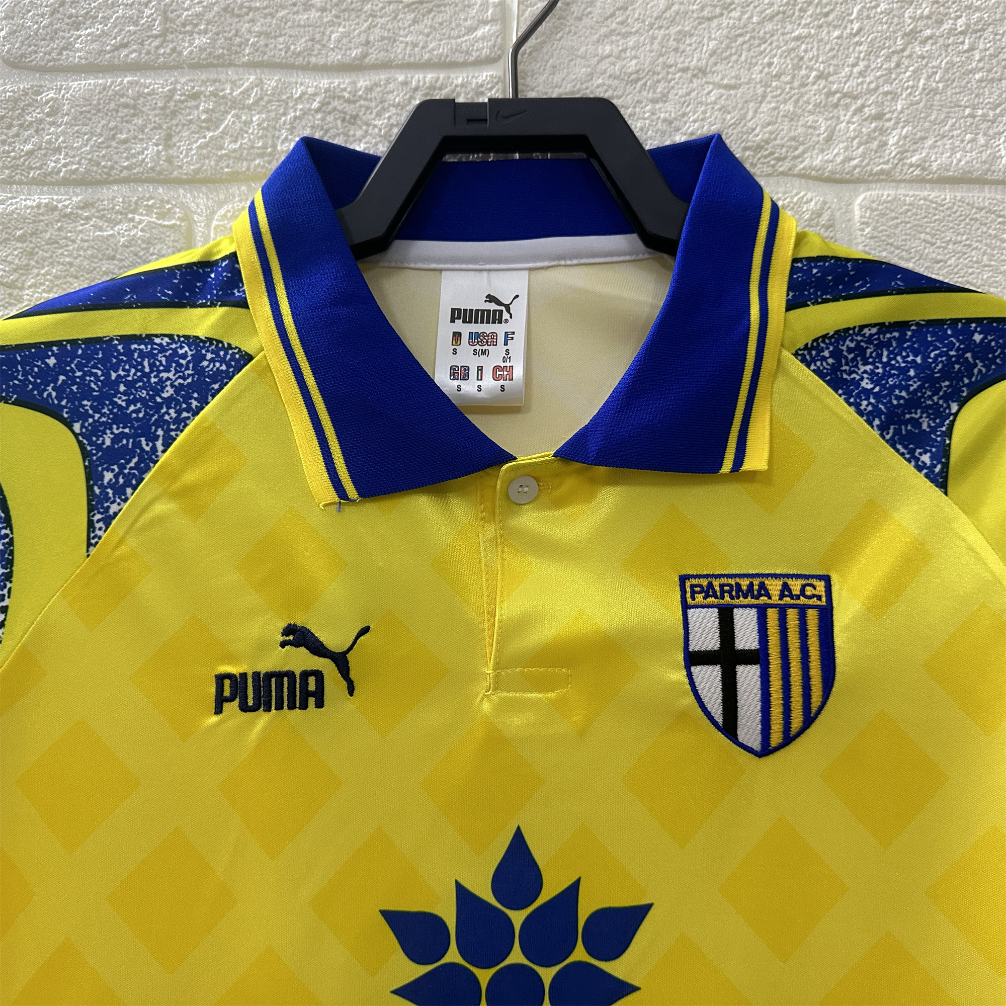 Retro Parma 1995-97 Away Jersey - Fans Version - ReplicasJersey