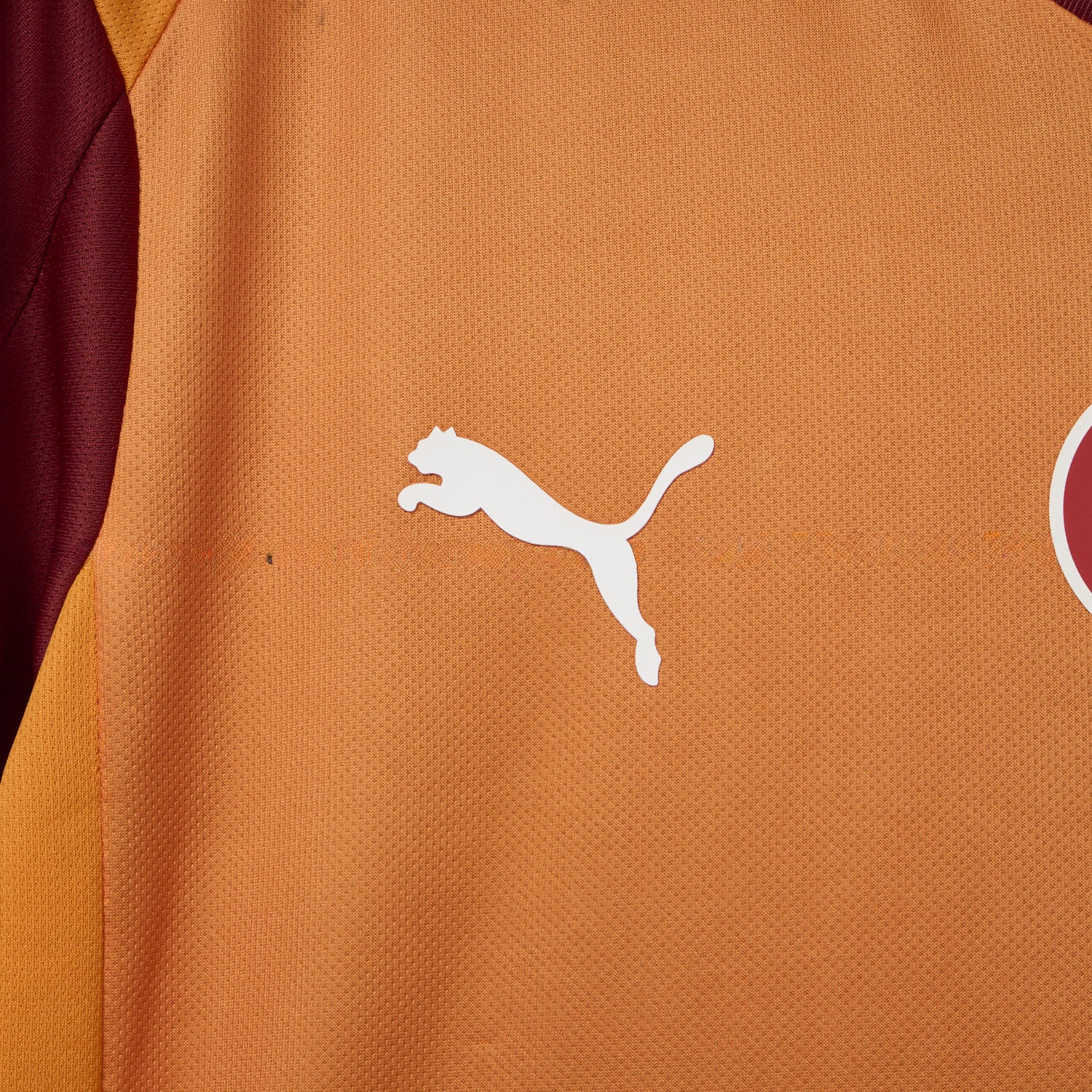Galatasaray 25-26 Home Jersey with Five Stars - Fans Version - ReplicasJersey