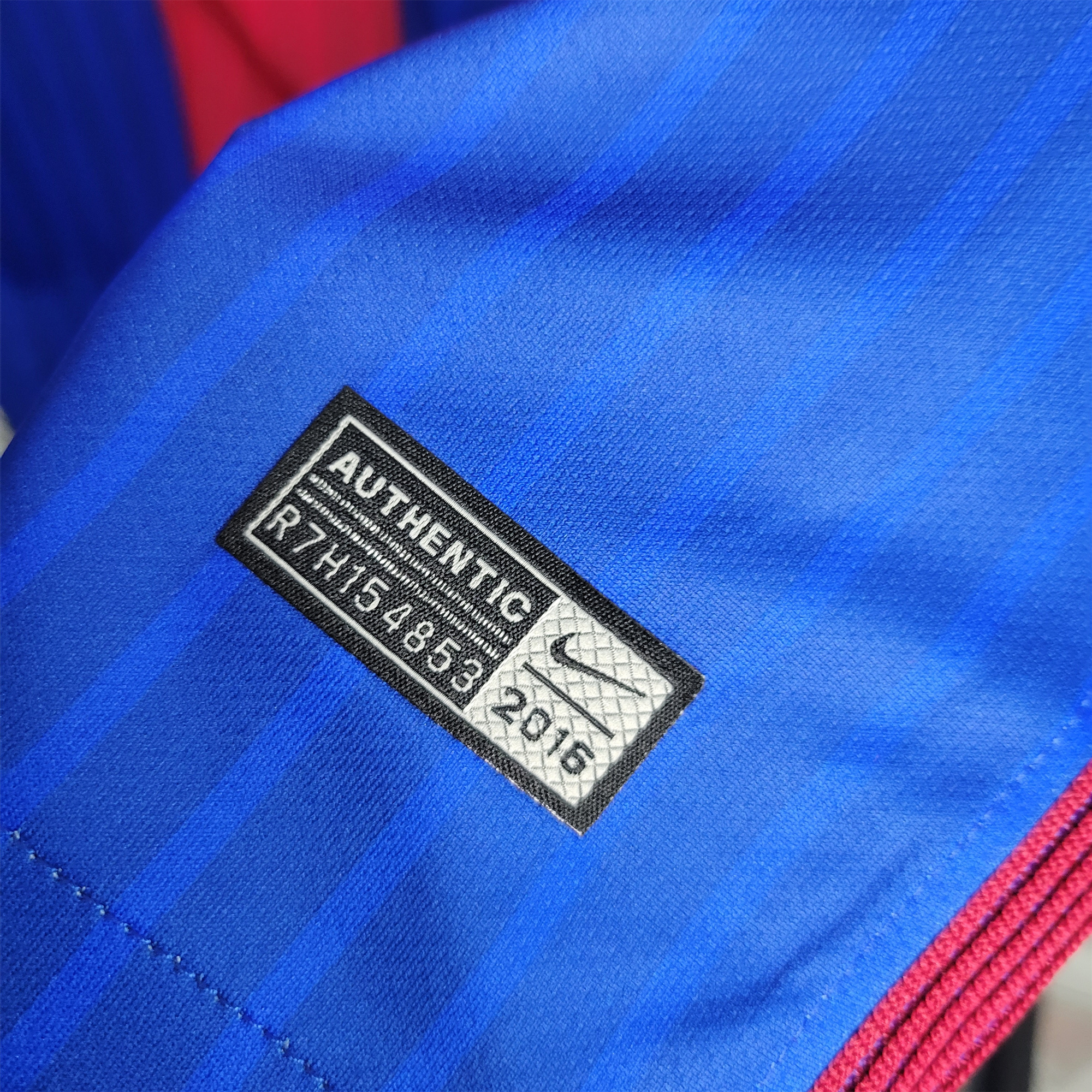 B.A.R.S.A Retro 16-17 Home Stadium Jersey - ReplicasJersey