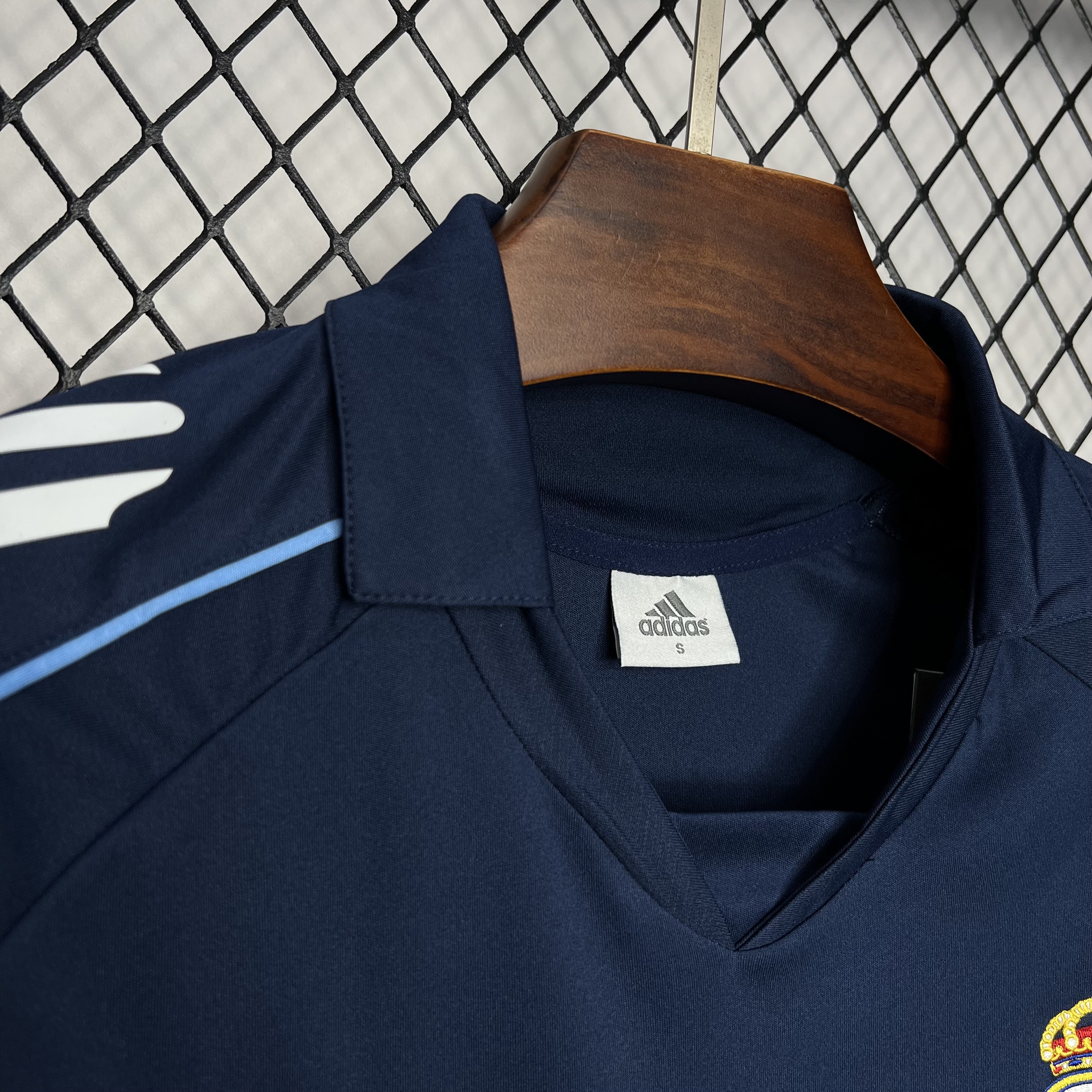 Retro Real Madrid 05-06 Away Jersey - ReplicasJersey